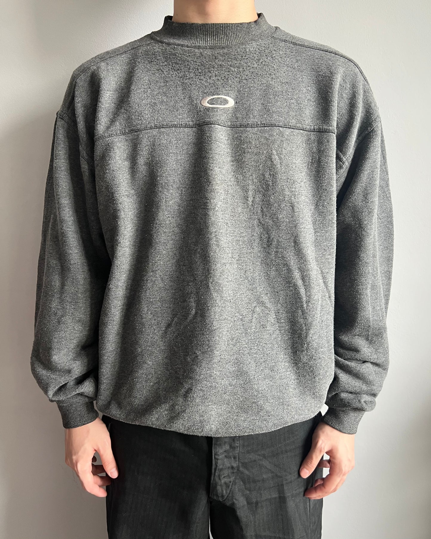1990S GREY OAKLEY CENTER LOGO SWEATSHIRT (L)