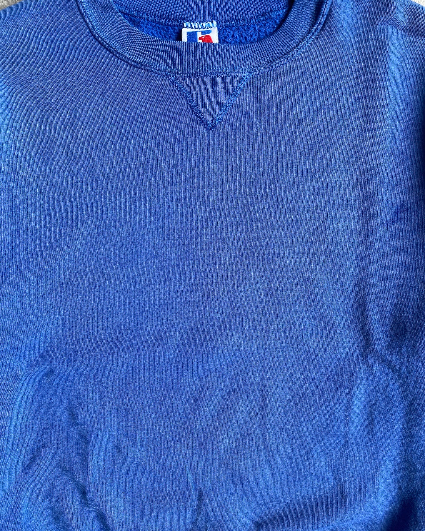 1990S RUSSELL FADED BLUE BLANK CREWNECK SWEATSHIRT (M/L)
