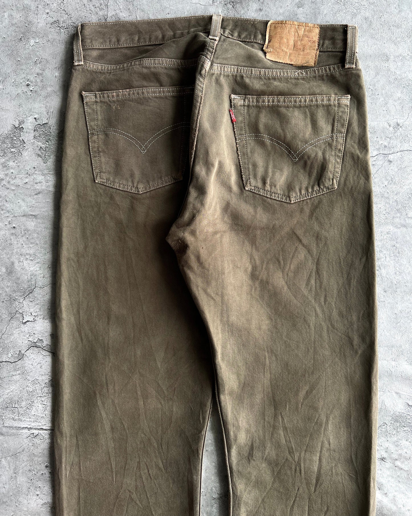 1990S MUD BROWN/GREEN LEVI'S 501 JEANS (33X34)