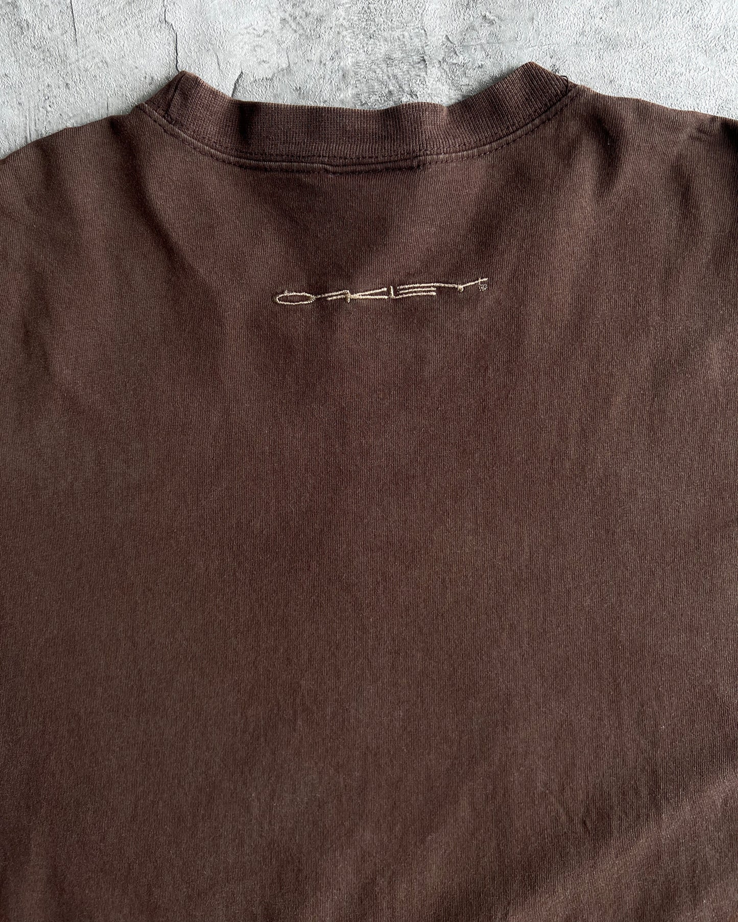 1990S BROWN OAKLEY CENTER LOGO TEE (L)