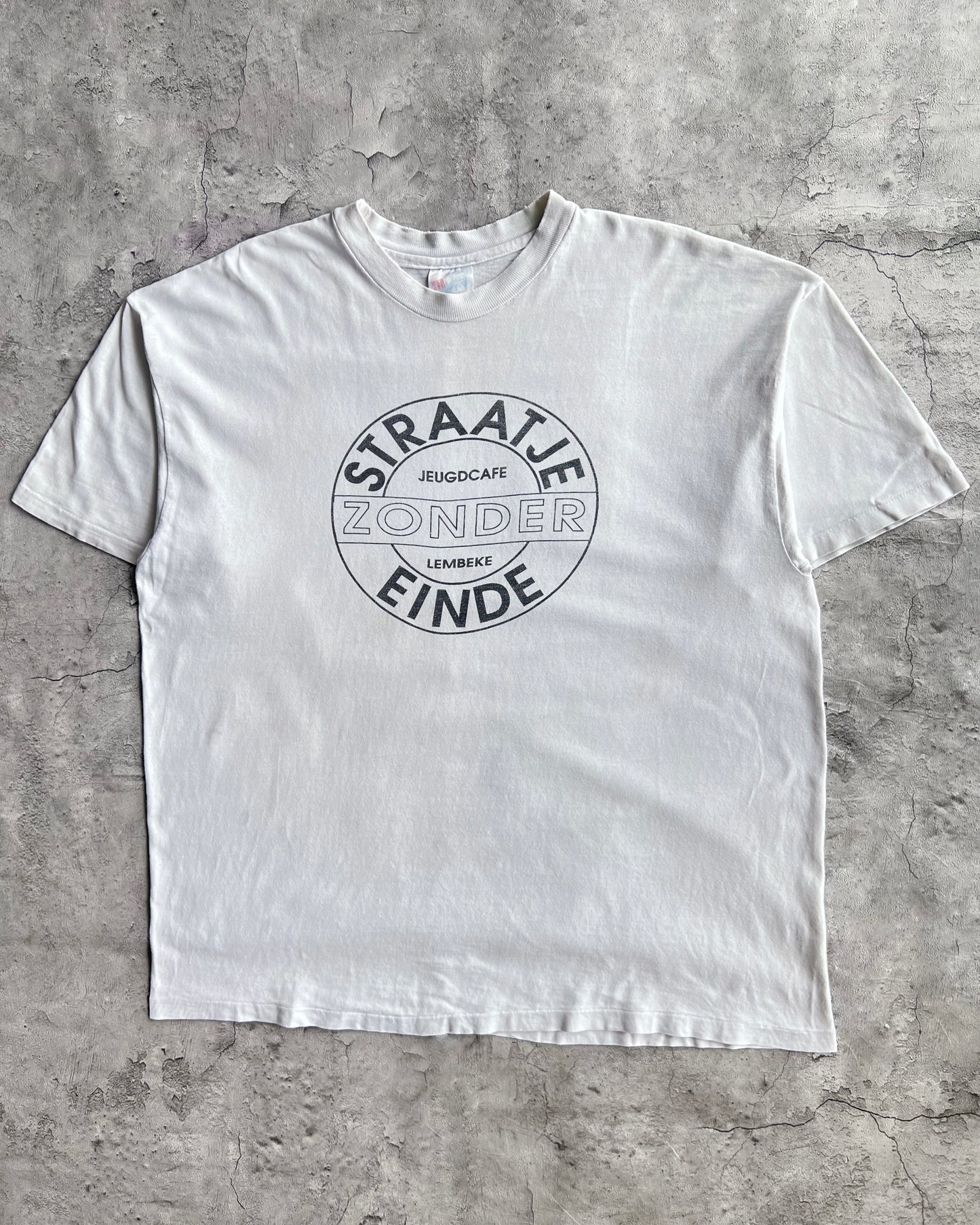 1990S 'STRAATJE ZONDER EINDE' SINGLE STITCH WORDING TEE (XL)