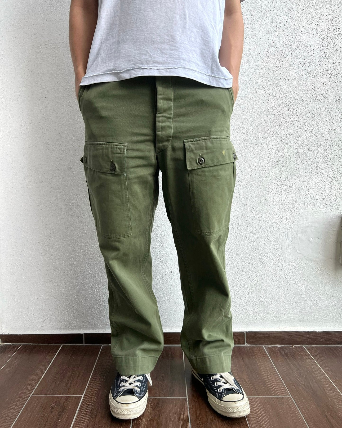 1972 AUSTRALIA ARMY CARGO TROUSERS (28-33)
