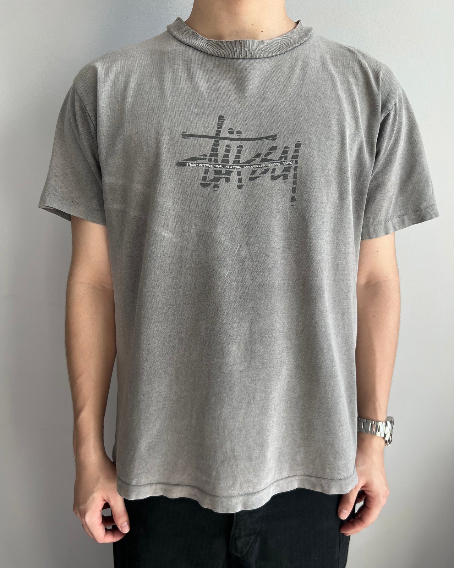 1990S SUN FADED STUSSY INTERNATIONAL SINGLE STITCH TEE (M)