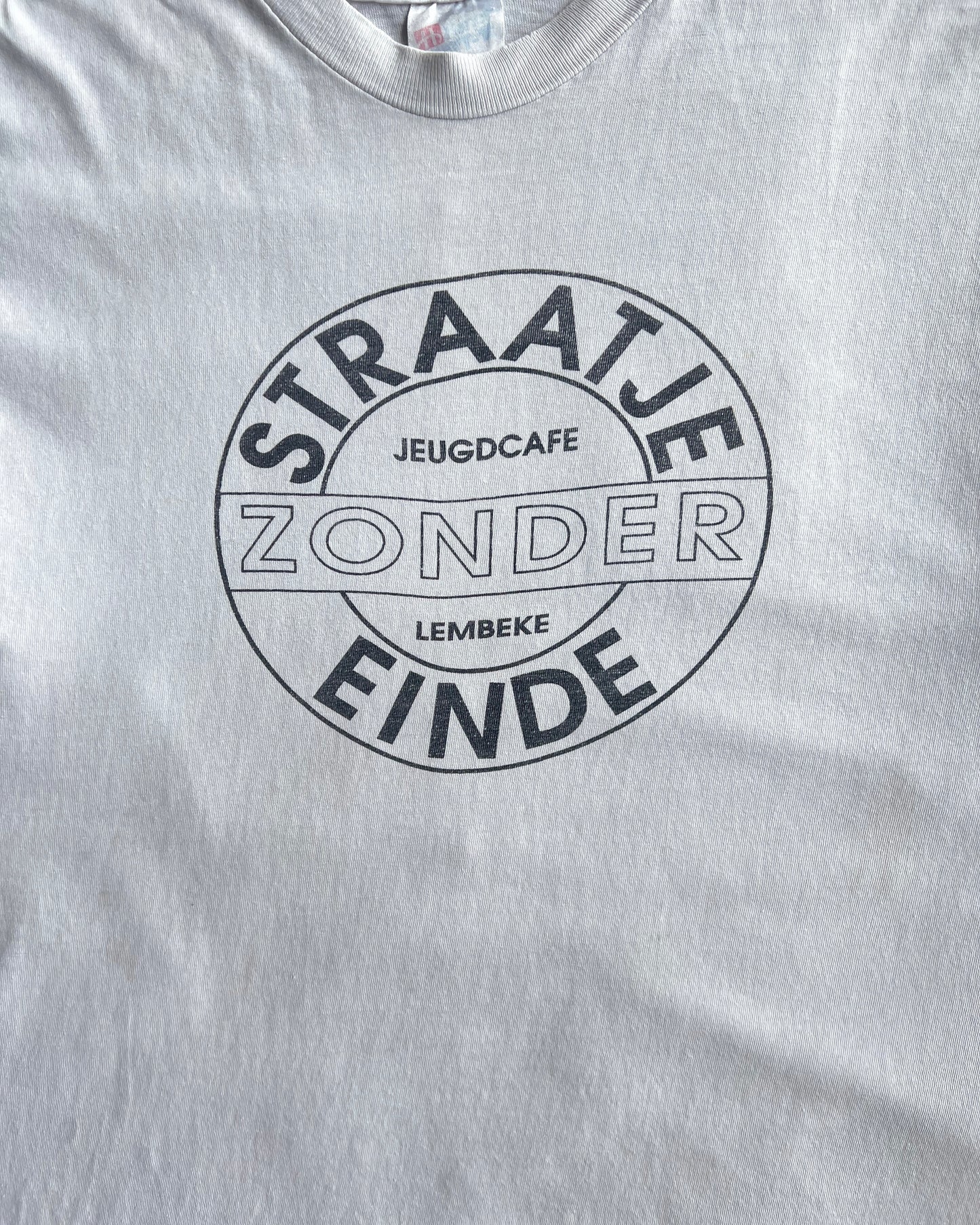 1990S 'STRAATJE ZONDER EINDE' SINGLE STITCH WORDING TEE (XL)