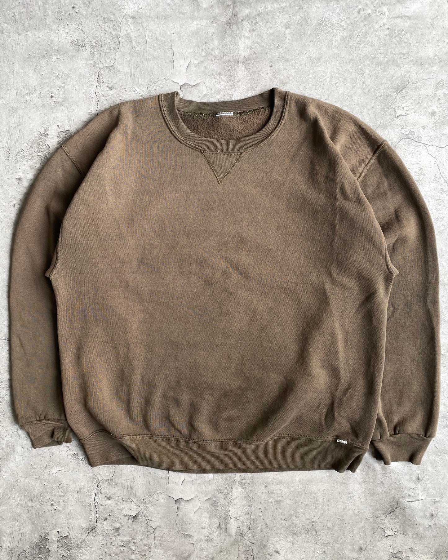 1990S RUSSELL FADED BROWN BLANK CREWNECK SWEATSHIRT (S-L)