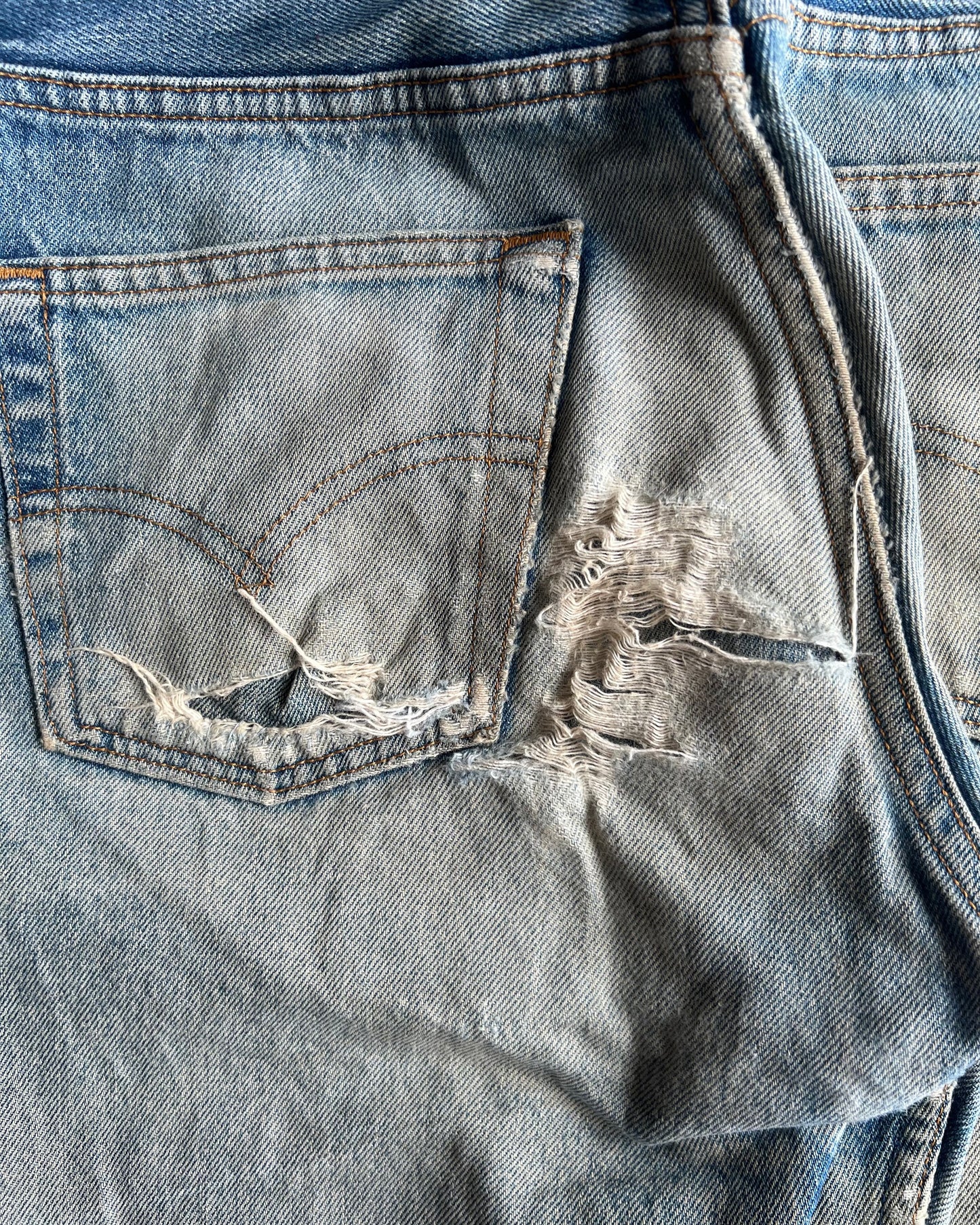1990S FADED WASHED LEVI'S 501 REPAIRED JEANS (29X30)