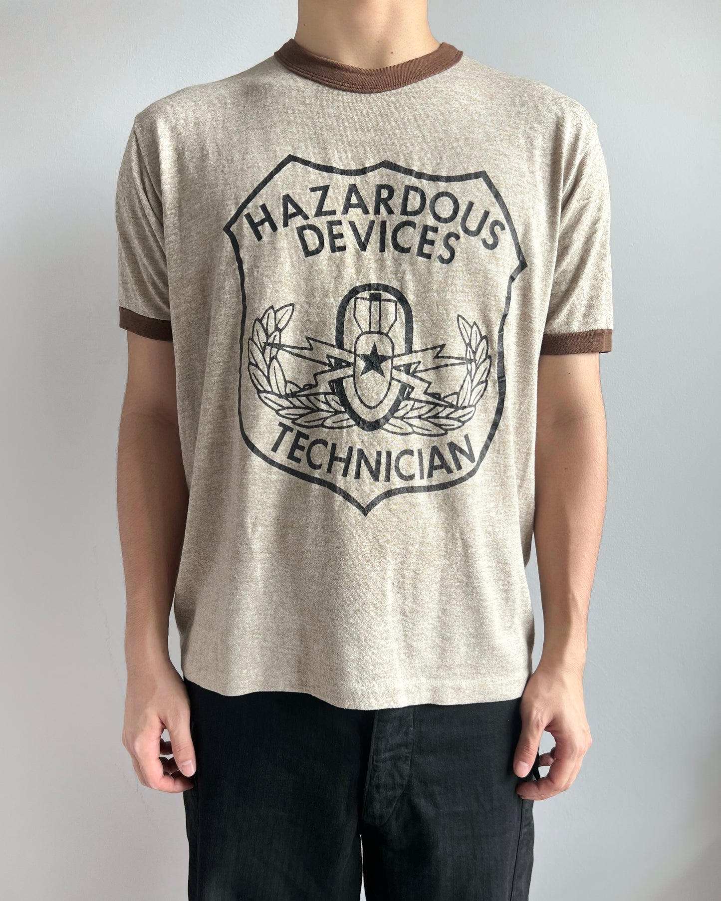 1980S 'HAZARDOUS DEVICES TECHNICIAN' RINGER TEE (XL)