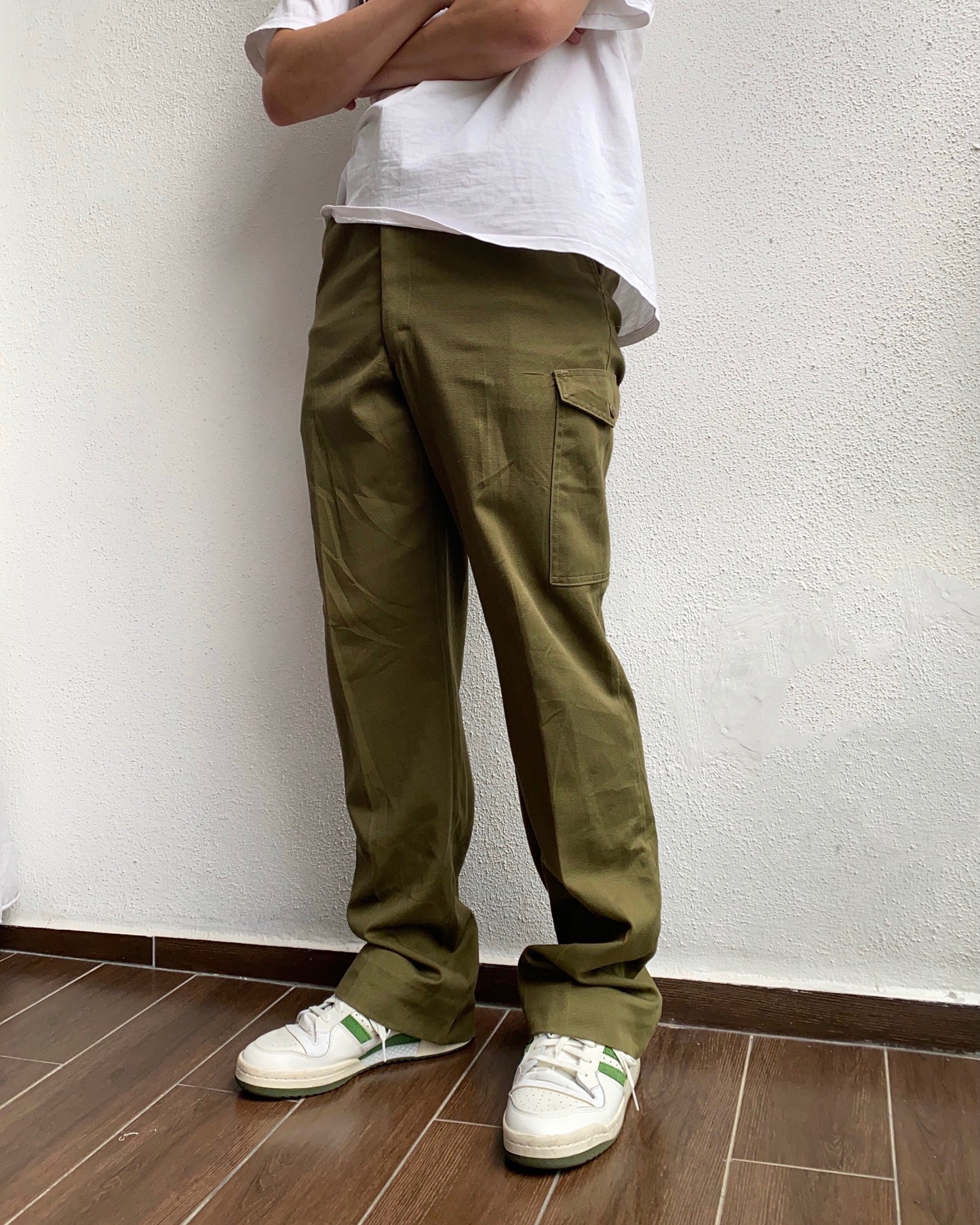 1970S BSA OLIVE FLARED CARGO TROUSERS (32-34)