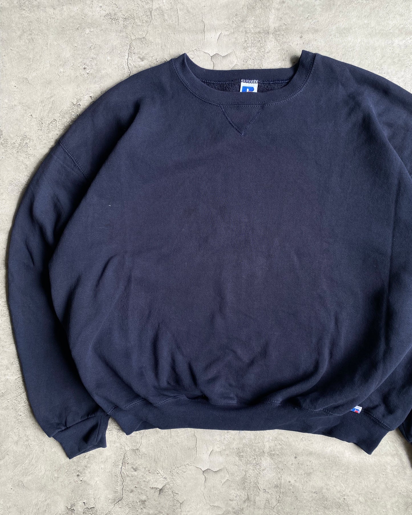 1990S RUSSELL NAVY BLANK CREWNECK SWEATSHIRT (XL/XXL)