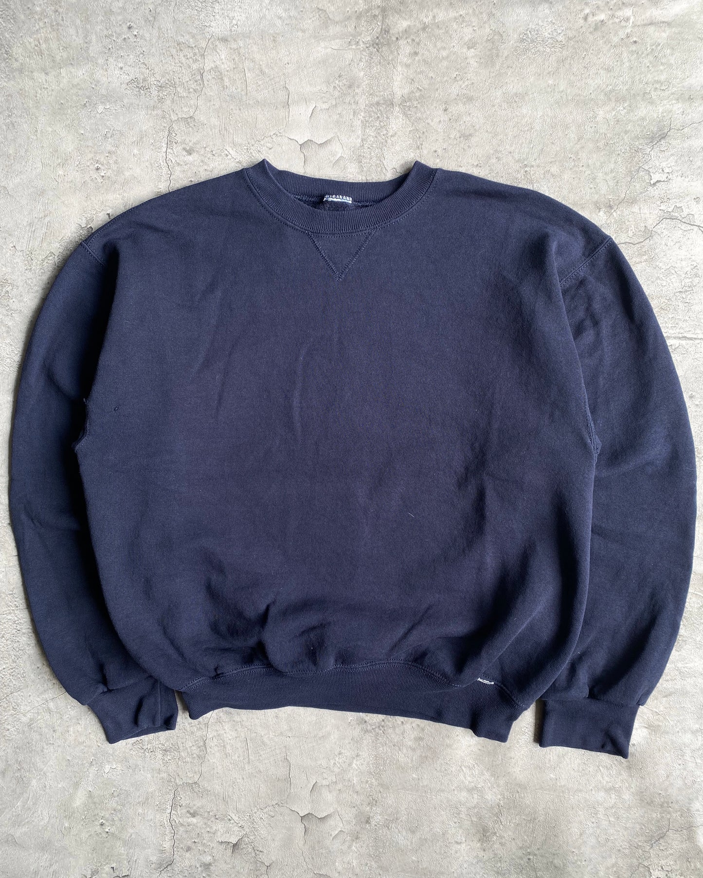 1990S RUSSELL NAVY BLANK CREWNECK SWEATSHIRT (S/M)