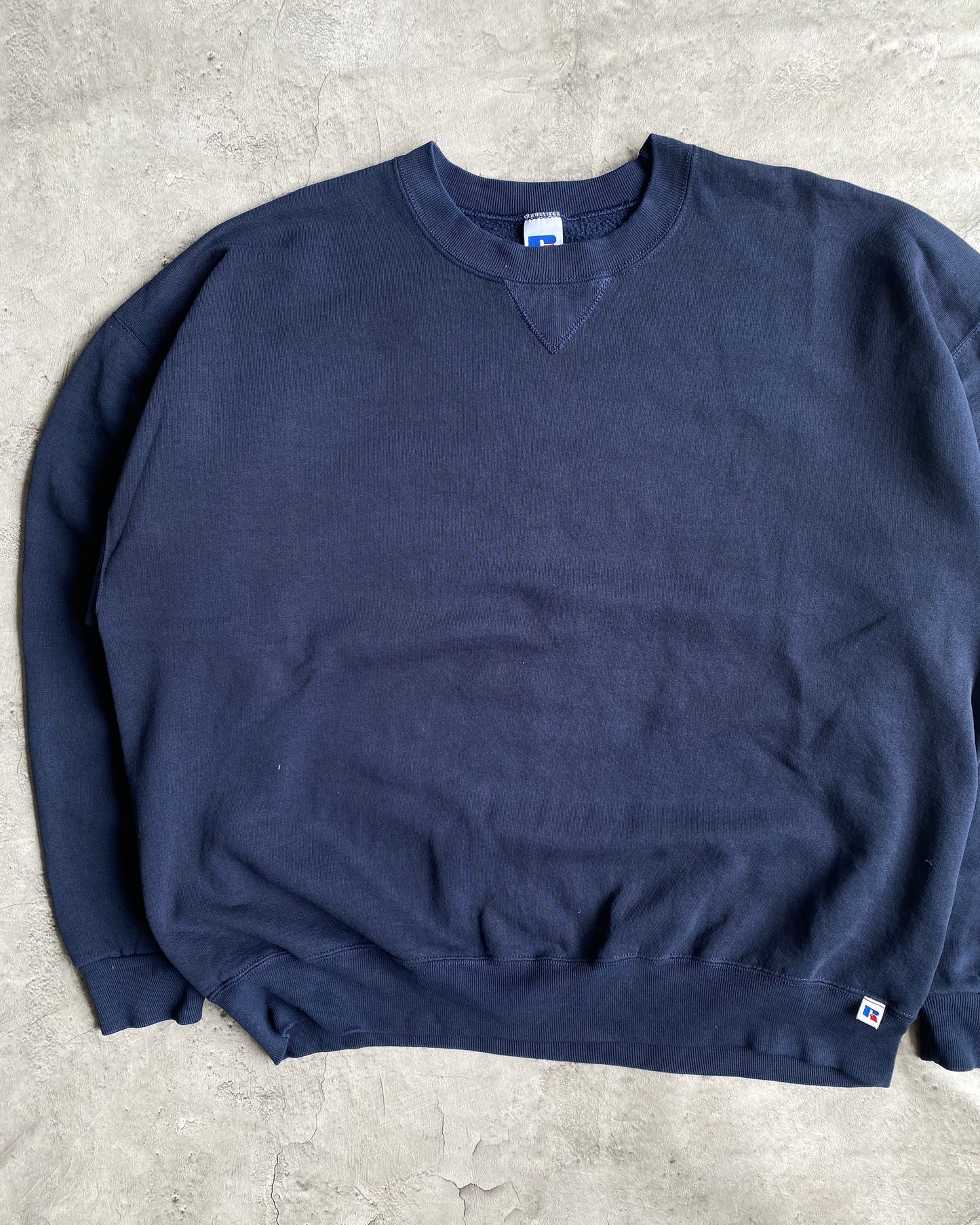 1990S RUSSELL NAVY BLANK CREWNECK SWEATSHIRT (XL/XXL)