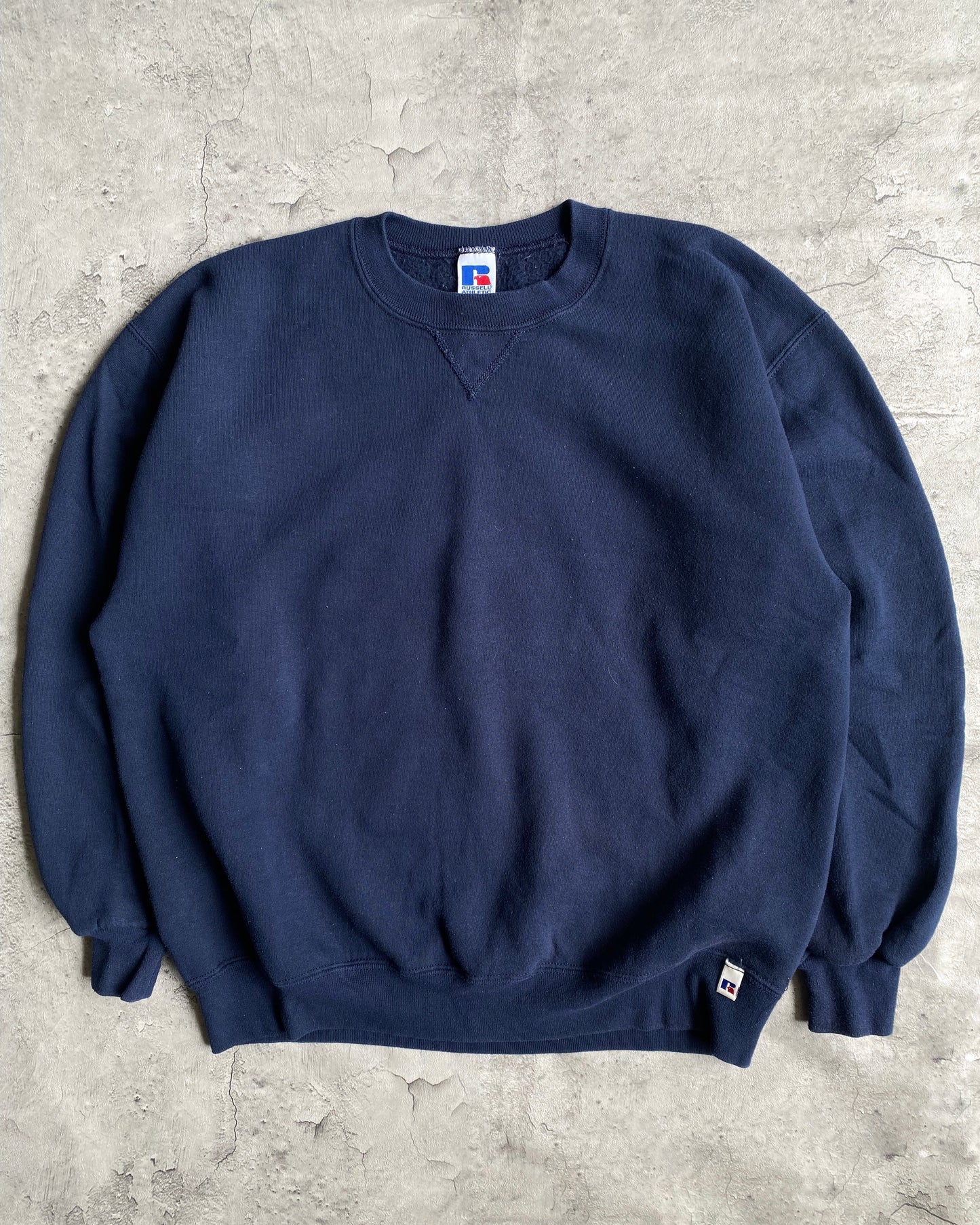 1990S RUSSELL NAVY BLANK CREWNECK SWEATSHIRT (M/L)