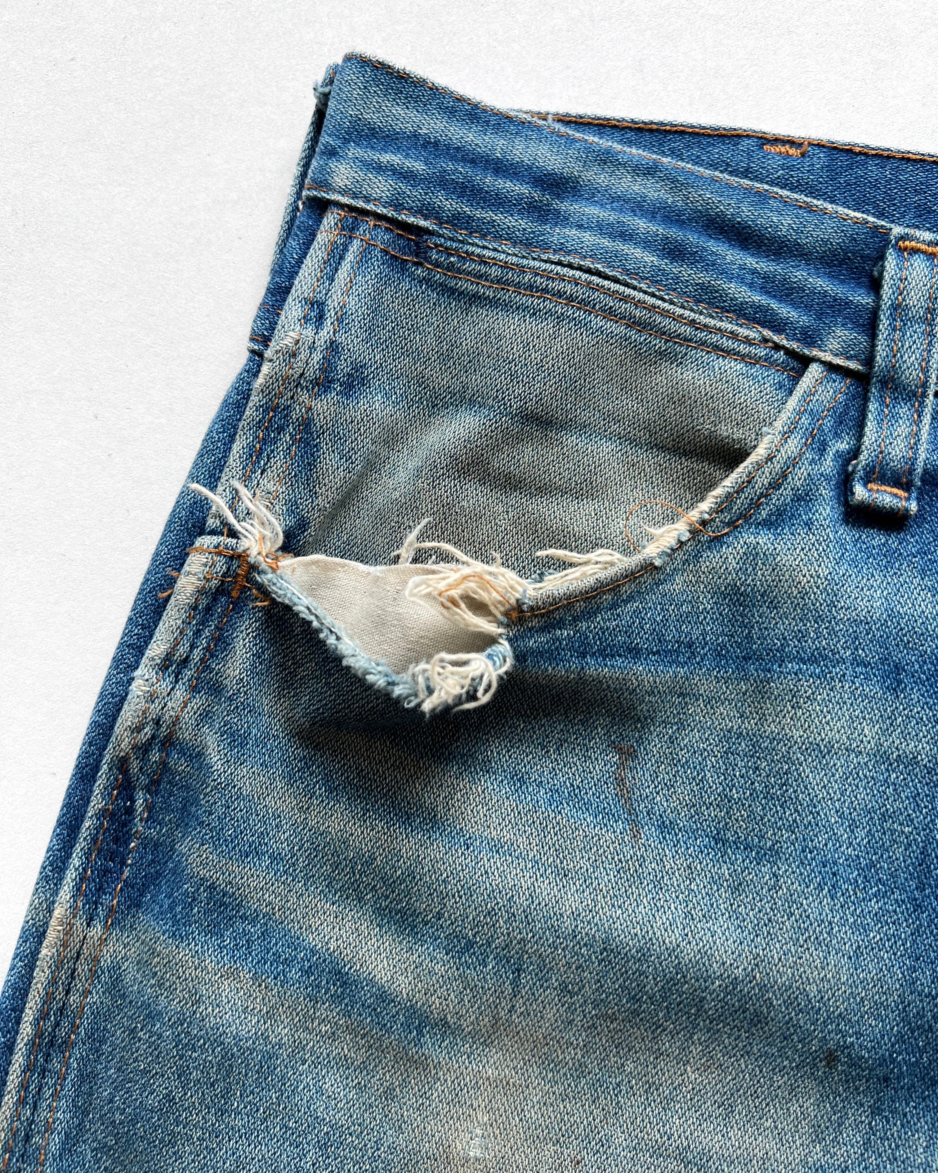 1970S MUD WASHED WRANGLER FLARE DISTRESSED JEANS (34)