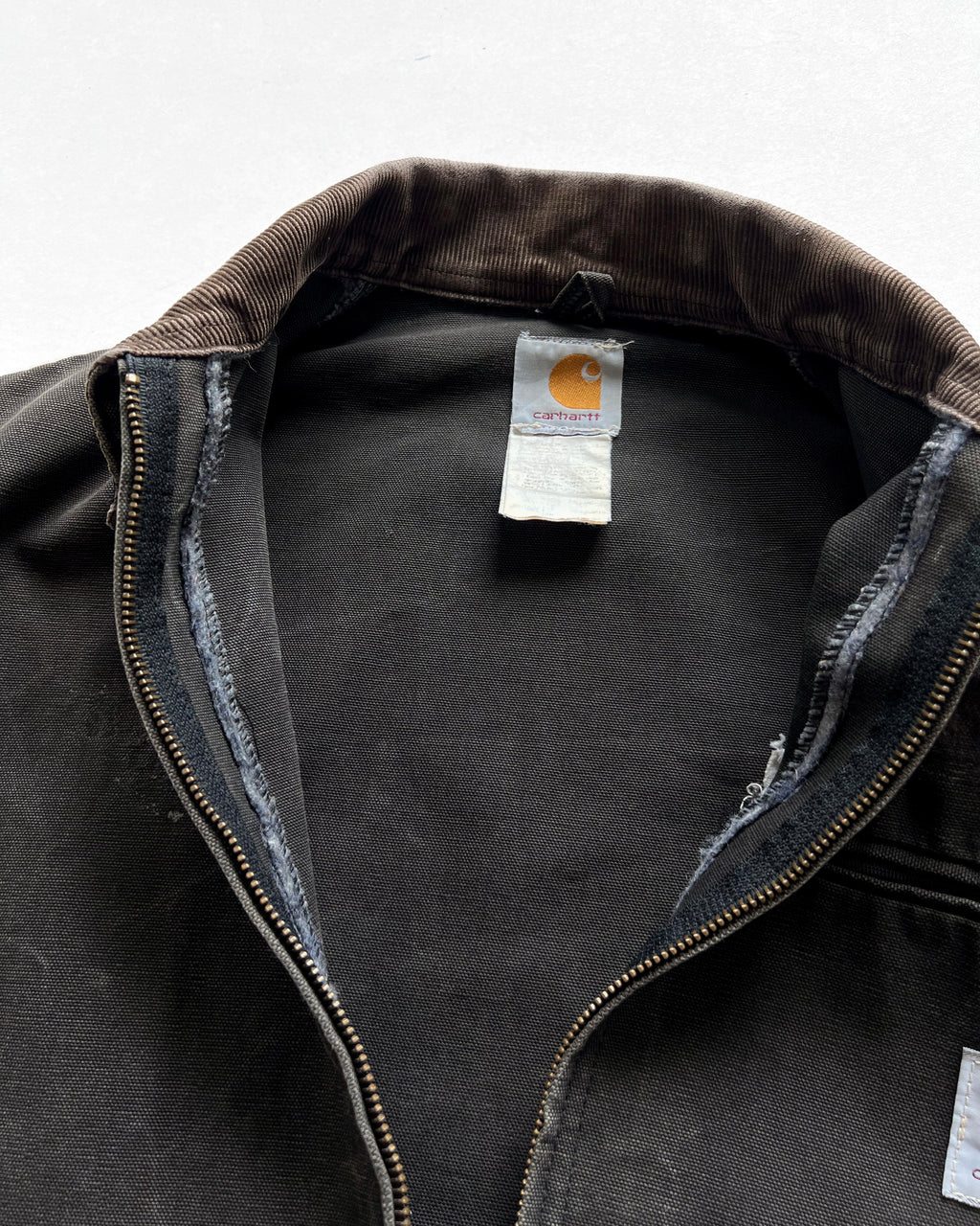 2000S FADED BLACK CARHARTT DETROIT WORK JACKET (L)