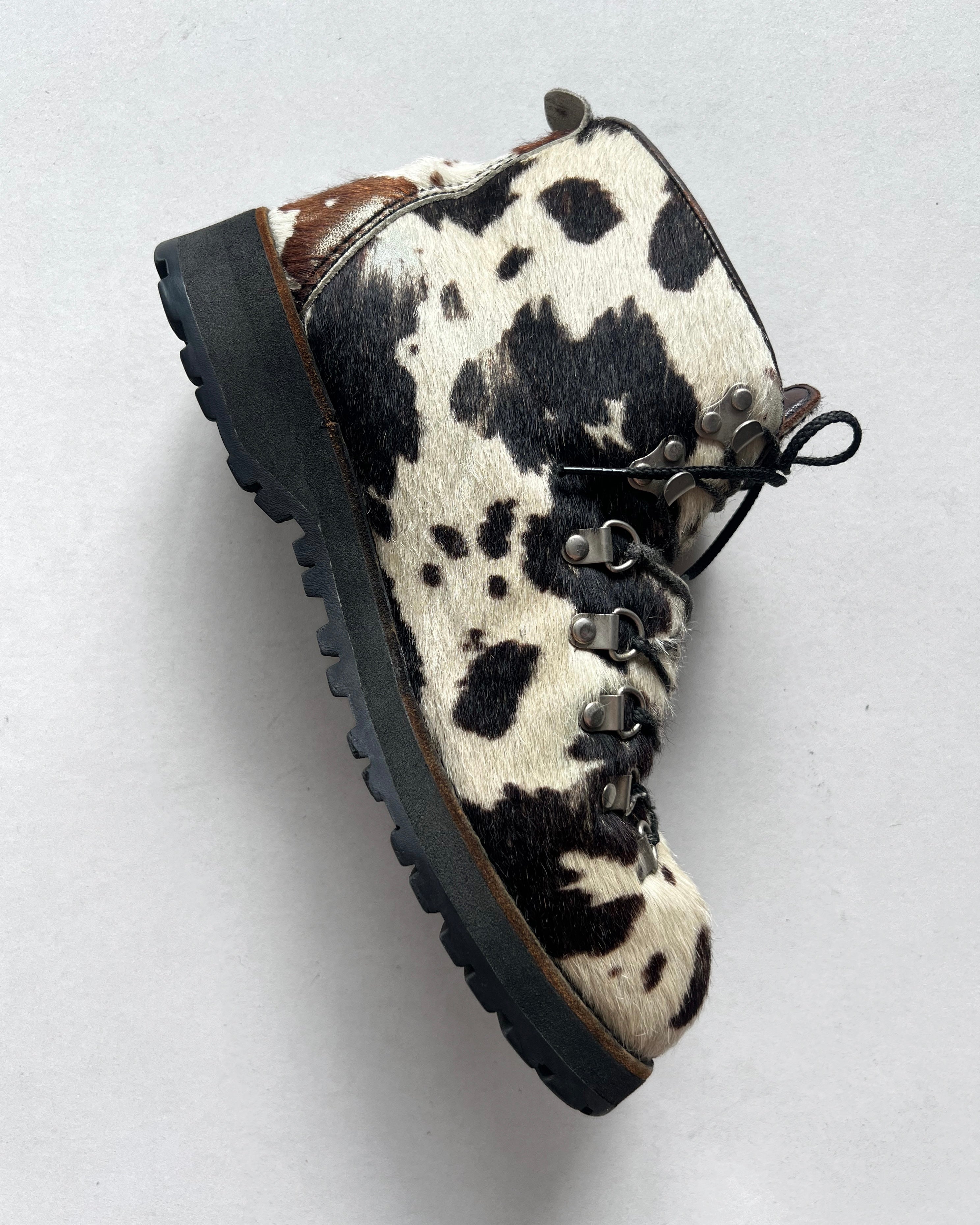 2005 JUNYA WATANABE COMME DES GARÇON CALF FUR HIKING BOOTS (41.5)