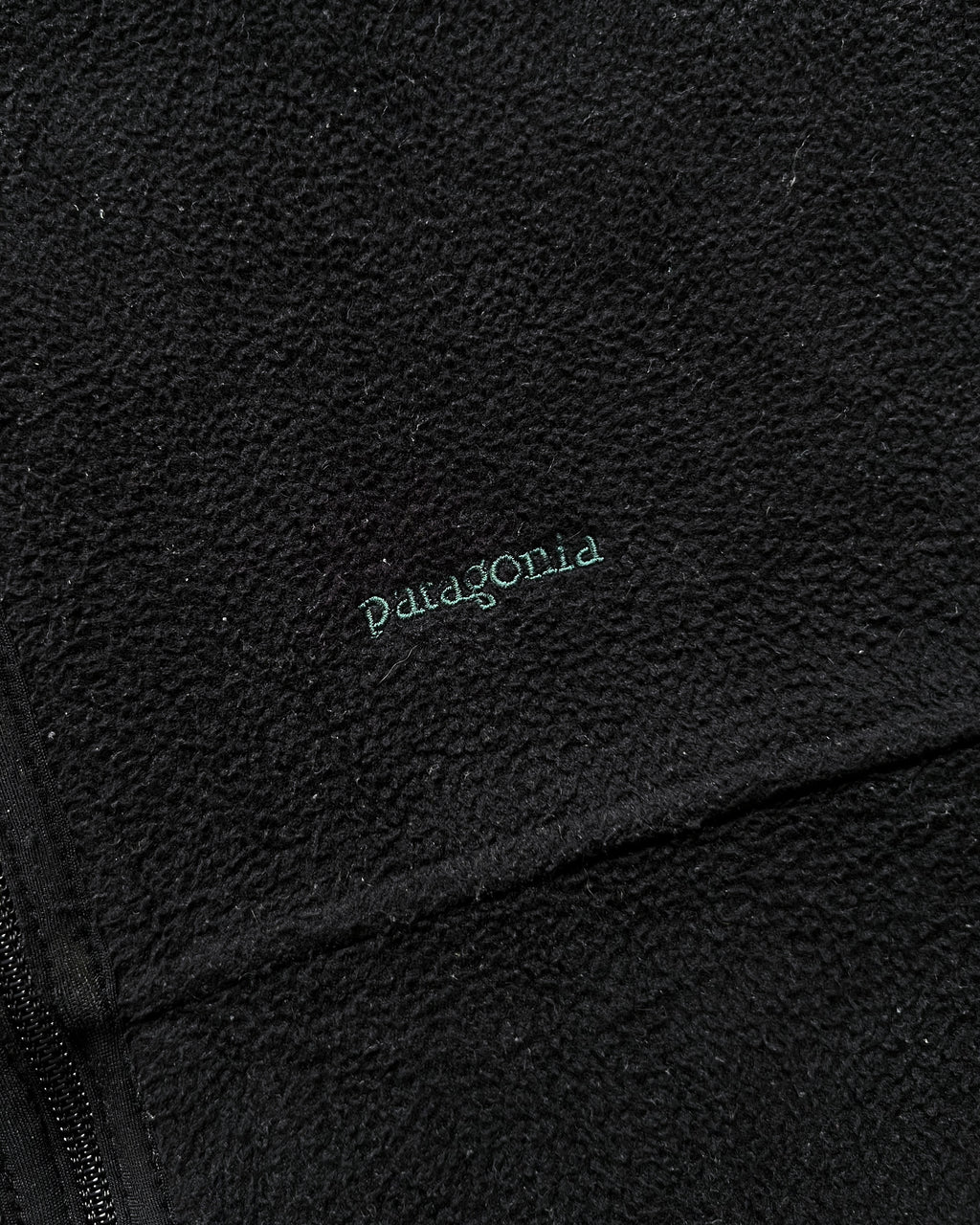 1990S PATAGONIA BLACK SYNCHILLA FLEECE VEST (L)