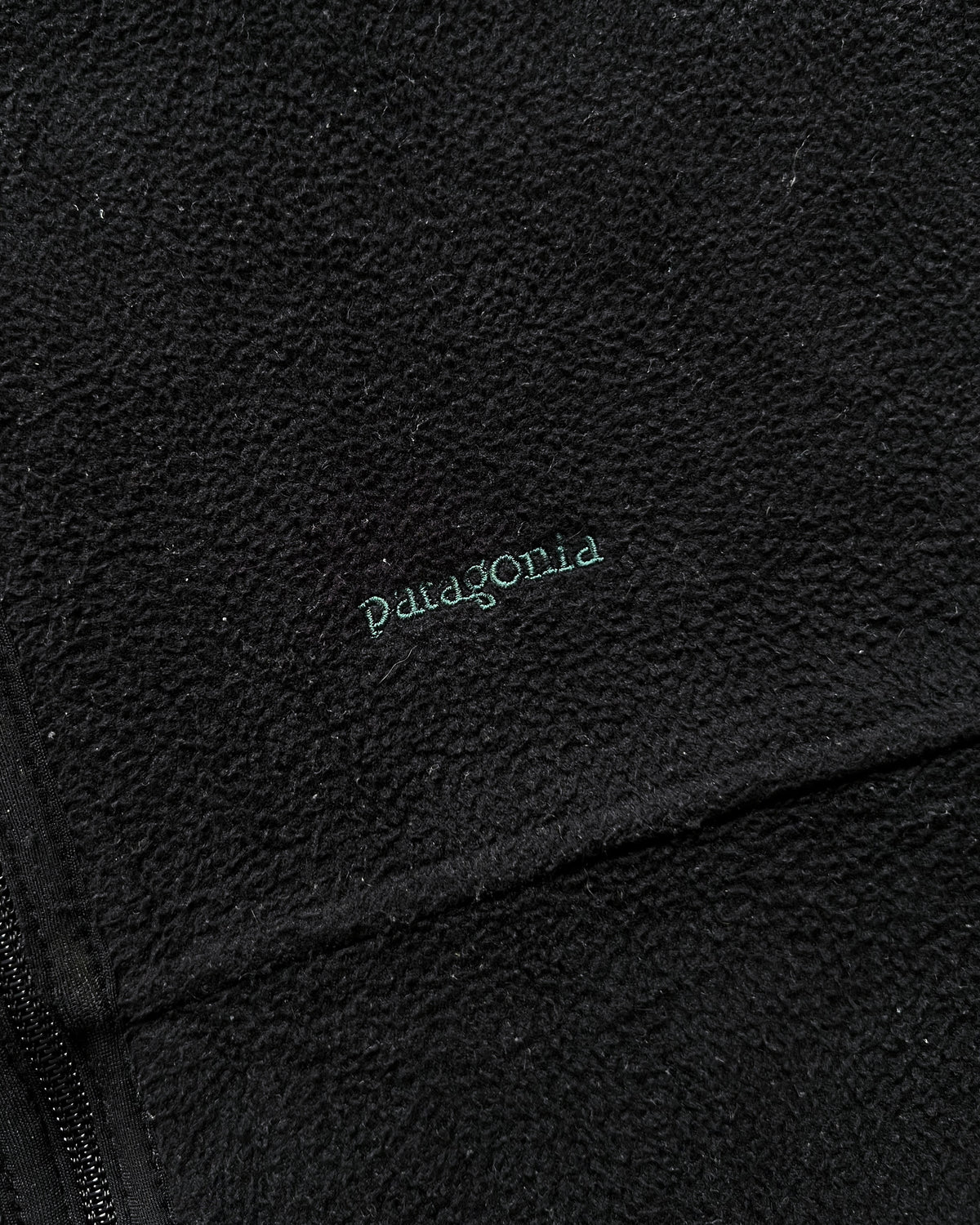 1990S PATAGONIA BLACK SYNCHILLA FLEECE VEST (L)