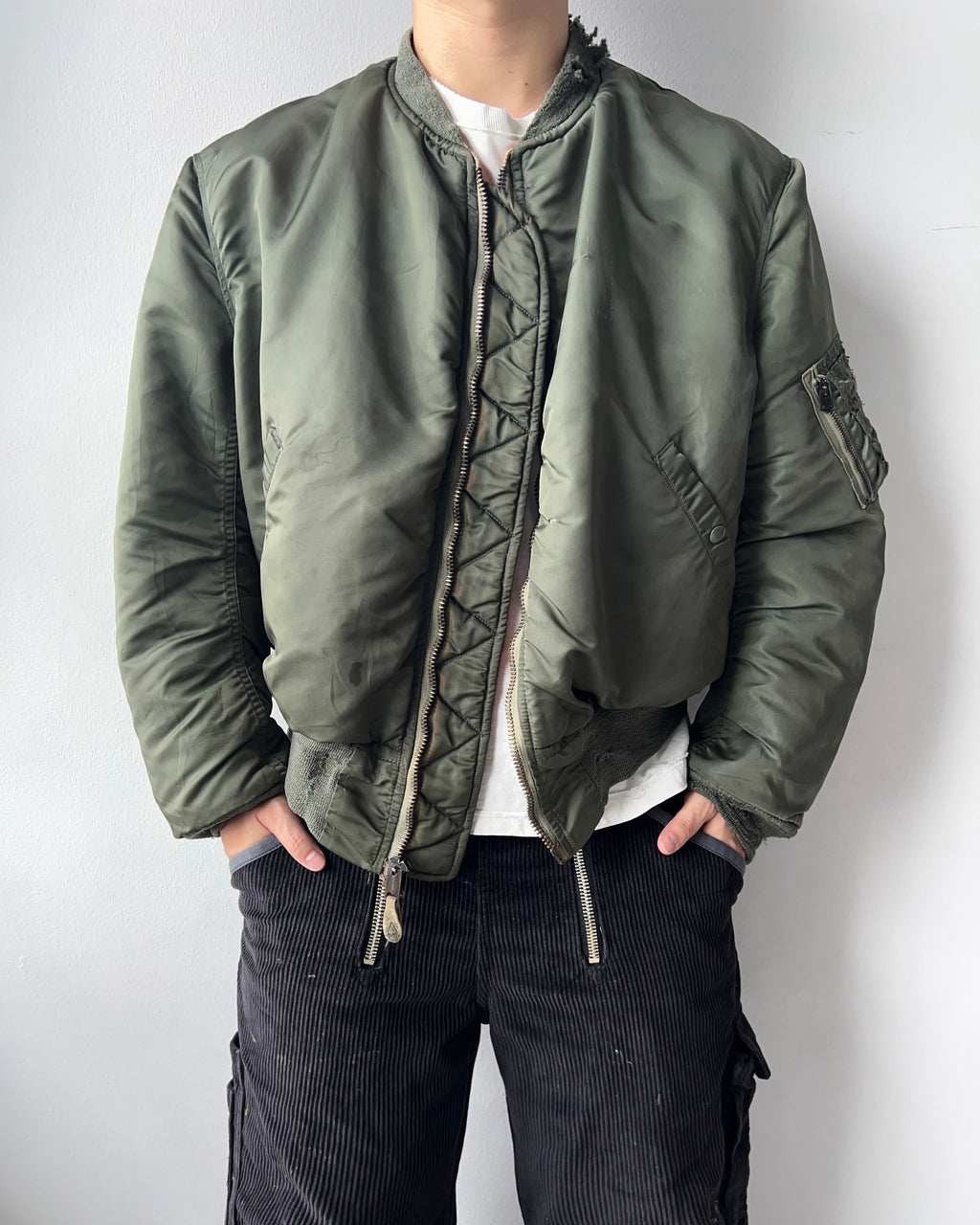 1960S ALPHA INDUSTRIES USAF MA-1 FLIGHT JACKET (XL)