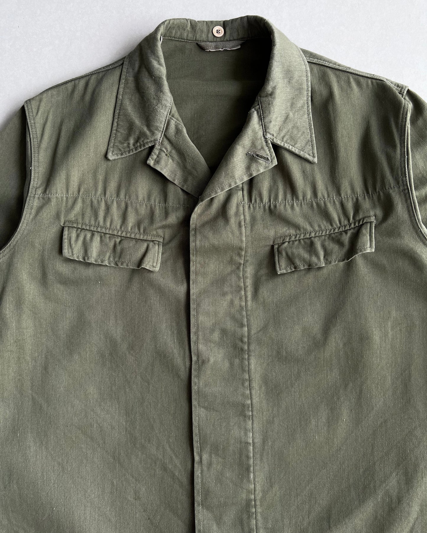 1970S OLIVE EAST GERMAN ARMY SHIRT (M/L)