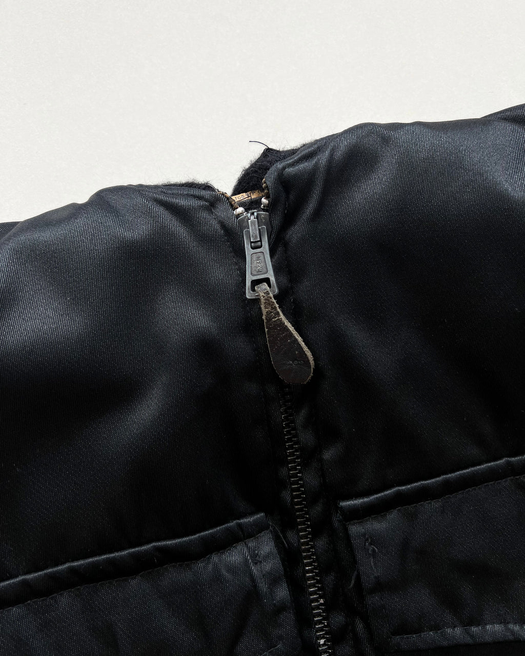 1980S BLACK USAF TG8-WEP TITAN FLIGHT JACKET (L)