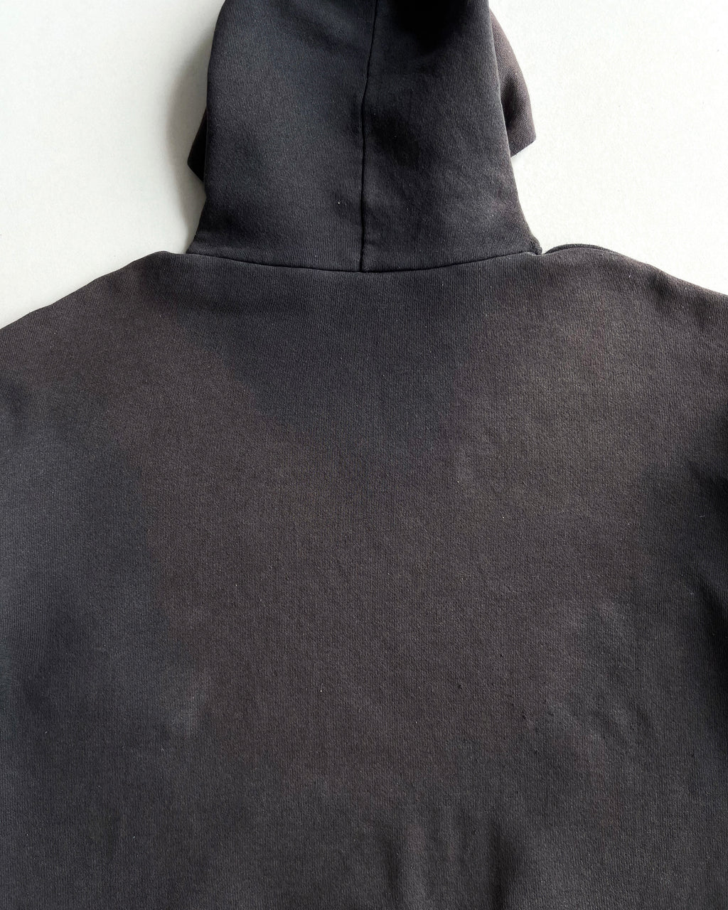 1990S SUN FADED BLACK DISCUS ATHLETIC HOODIE (L)