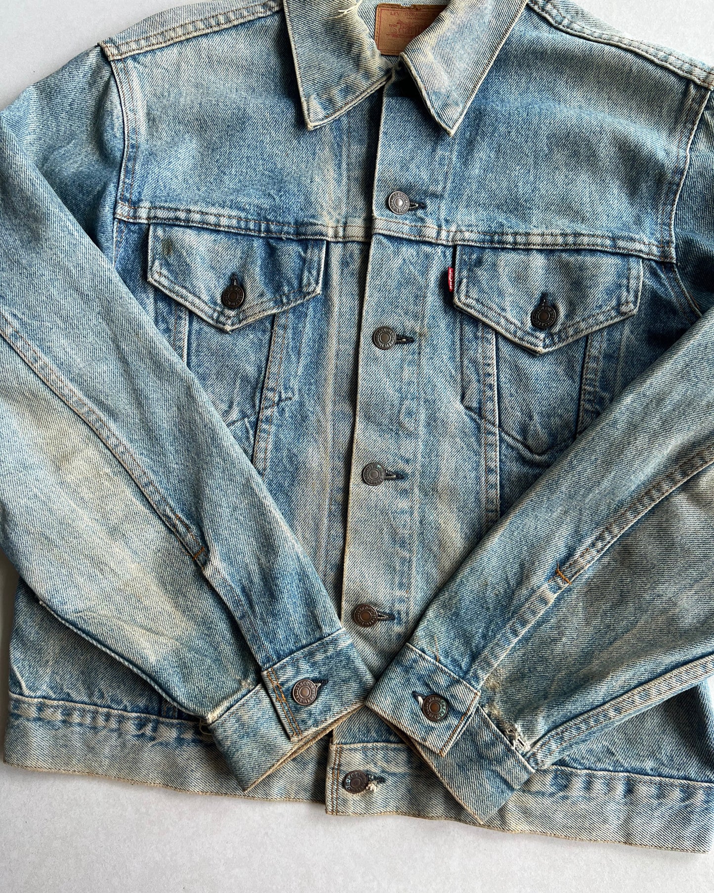 1980S SUN FADED LEVI'S TYPE III DENIM TRUCKER JACKET (L)