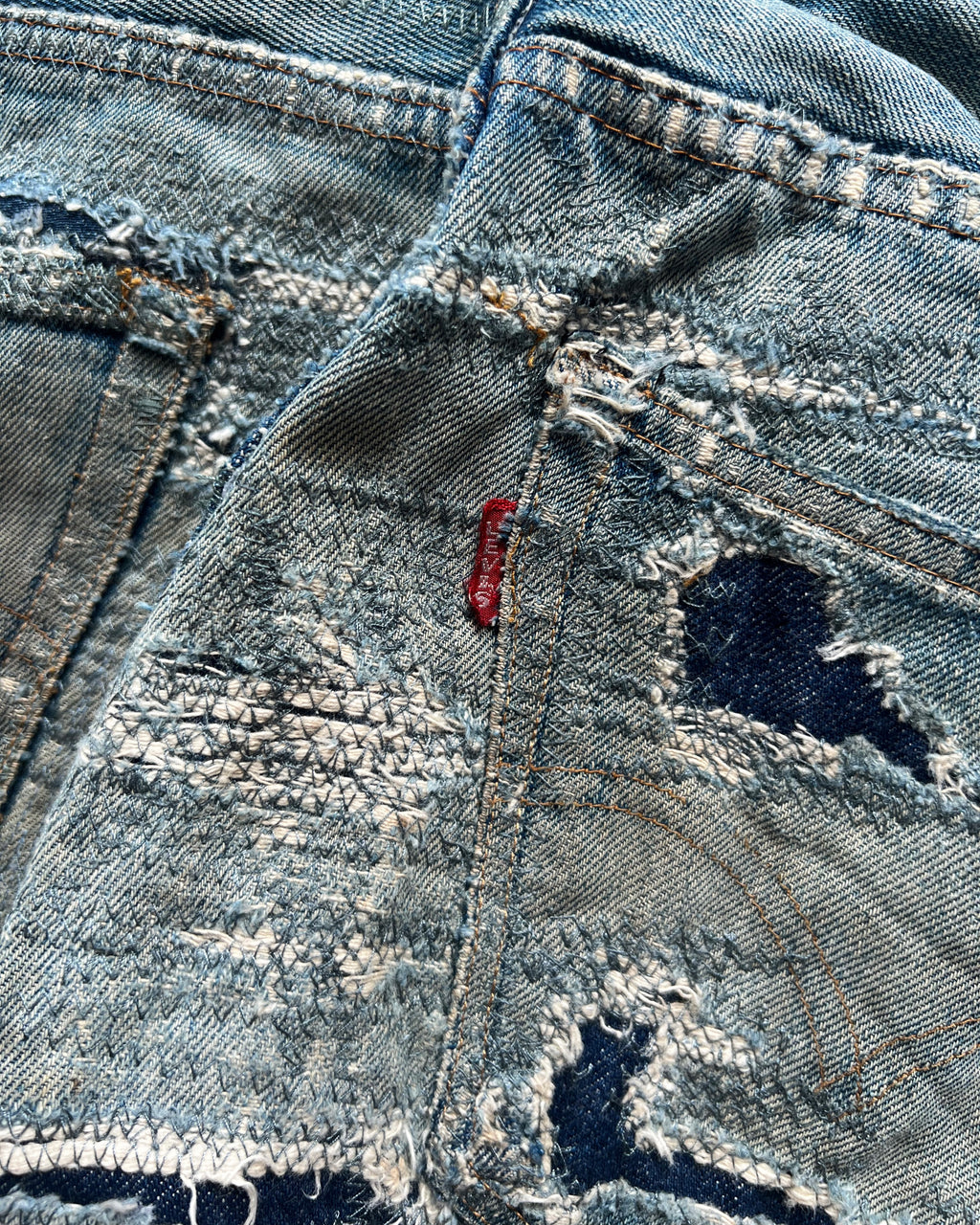 1970S LEVI'S 501 BIG E REPAIRED SELVEDGE JEANS (35)