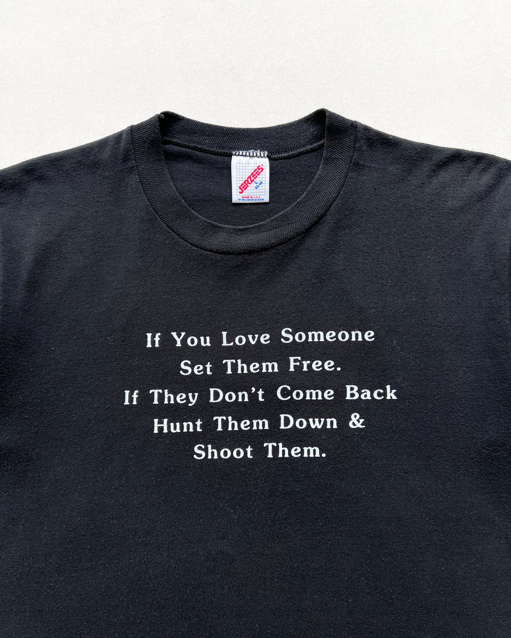 1980S 'HUNT THEM DOWN & SHOOT THEM' SINGLE STITCH TEE (L)