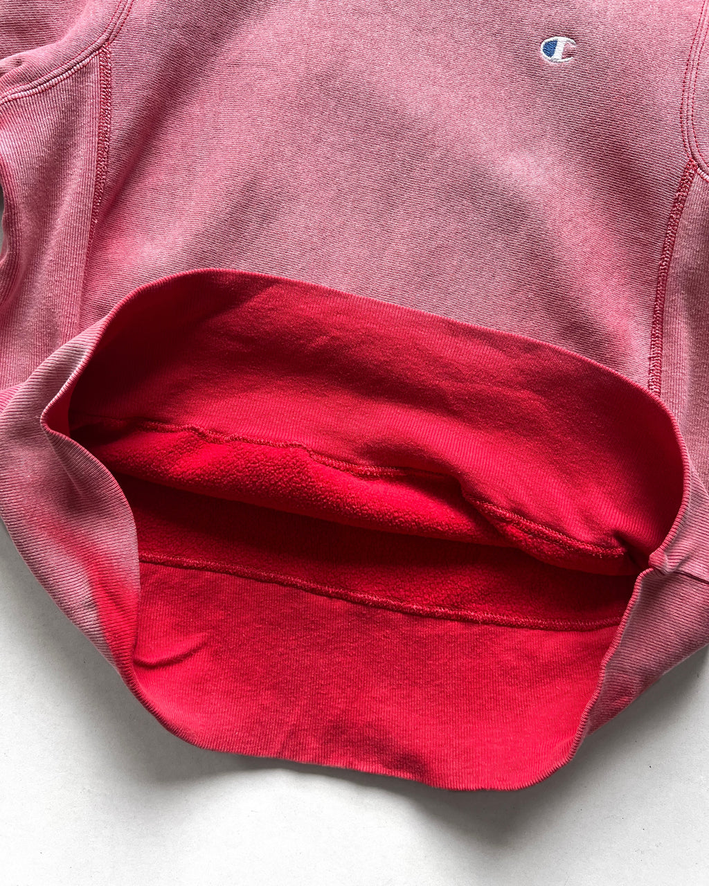 1980S SUN FADED RED CHAMPION REVERSE WEAVE SWEATSHIRT (S)