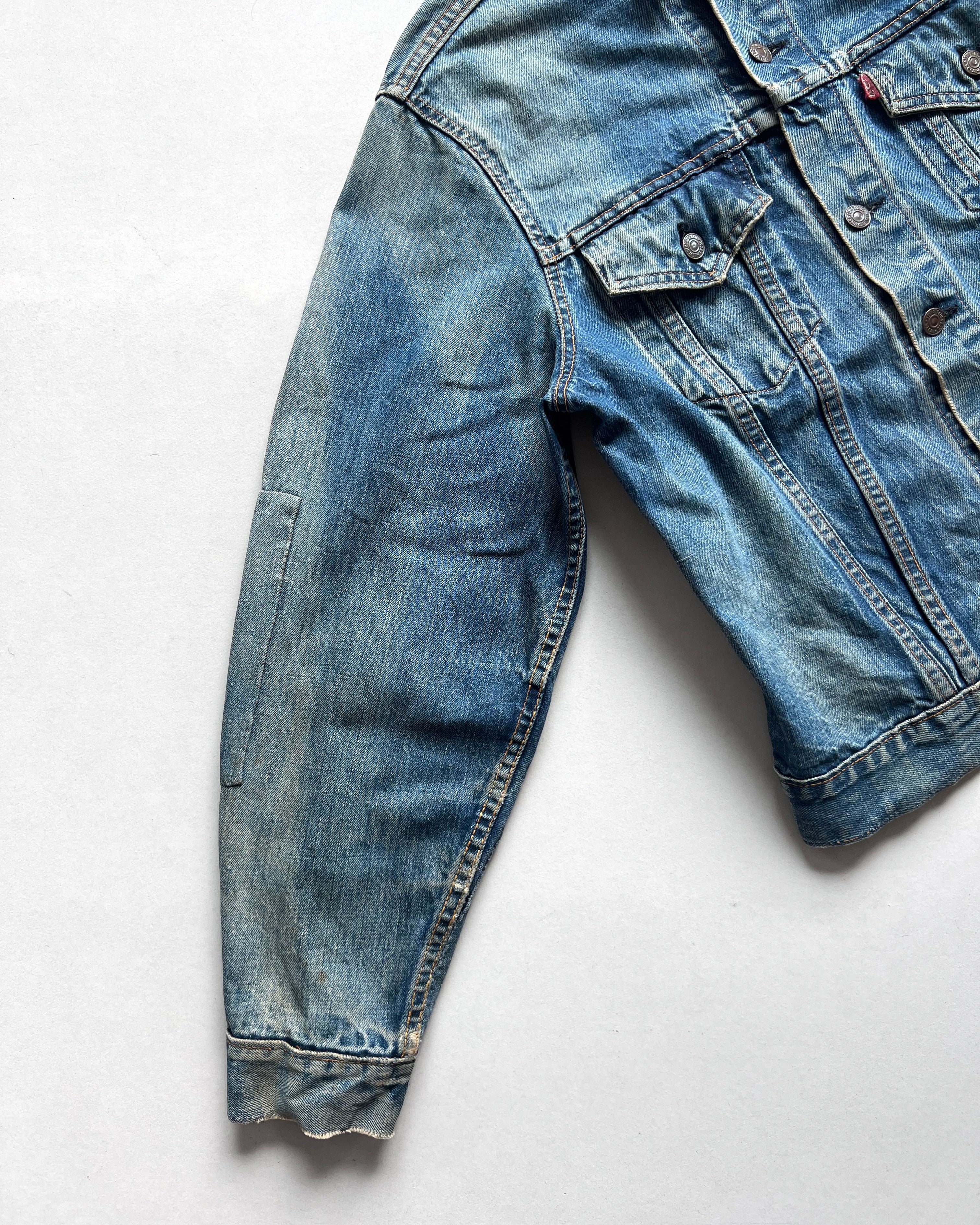 1960S SUN FADED LEVI'S BIG E TYPE III DENIM TRUCKER JACKET (L)