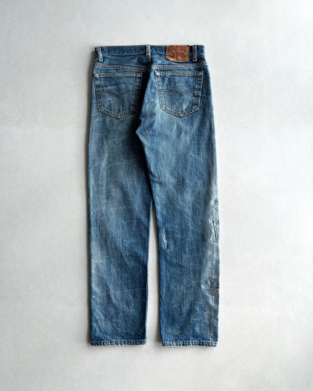 1990S FADED WASHED LEVI'S 501 REPAIRED JEANS (32X33)