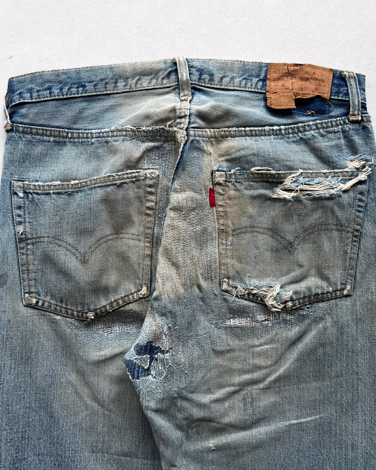 1970S LEVI'S 501 REDLINE SELVEDGE REPAIRED JEANS (33)