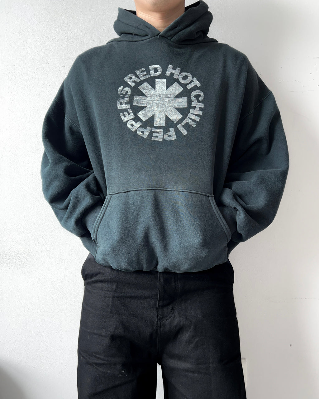 1990S RED HOT CHILLI PEPPERS LOGO HOODIE (L)