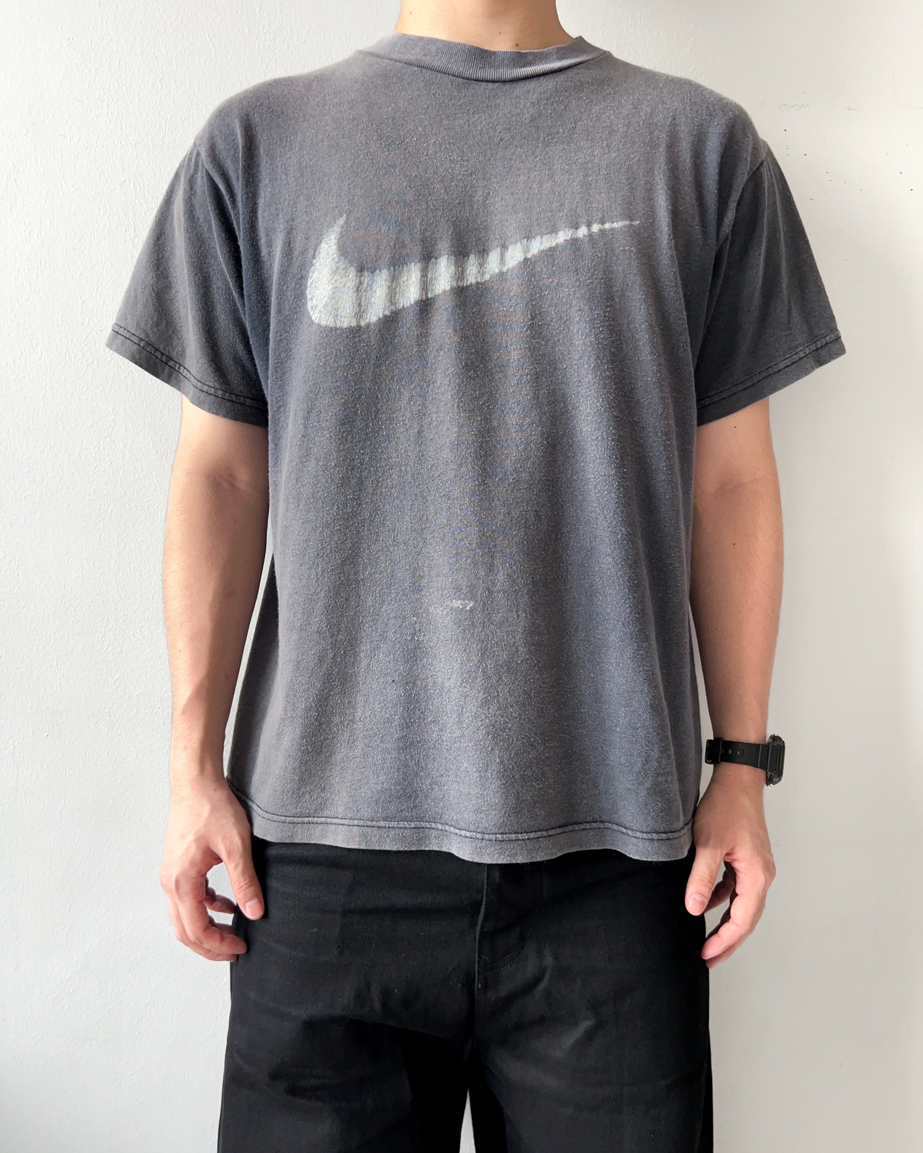 1990S SUN FADED NIKE LOGO TEE (M)