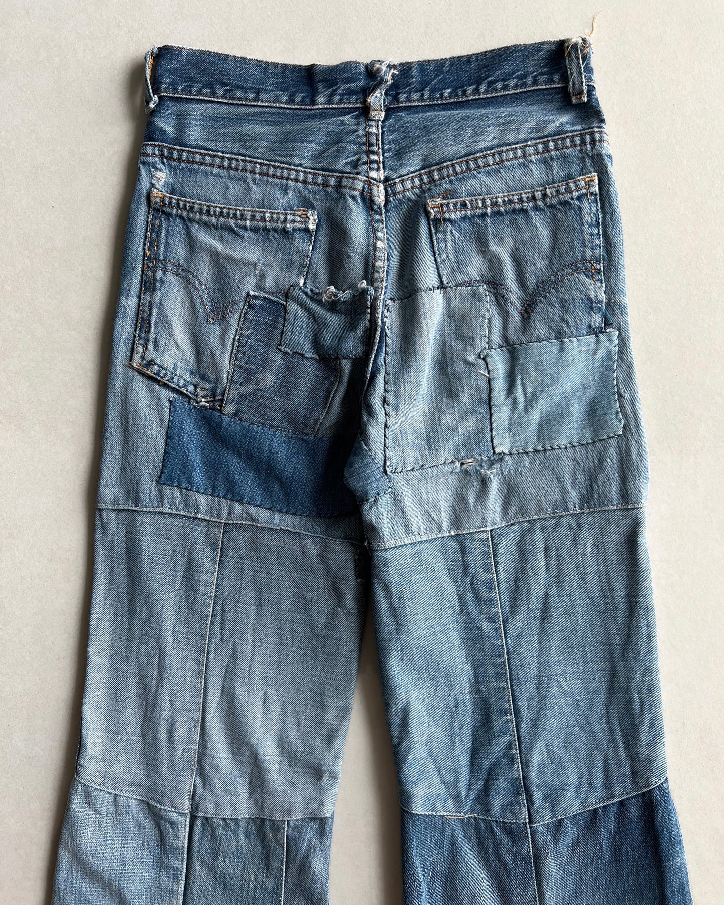 1970S LEVIS PATCHED BOOTCUT JEANS (27X35)