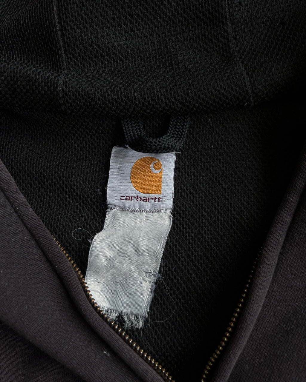 1990S FADED BLACK CARHARTT LOGO ZIP-UP HOODIE (M/L)