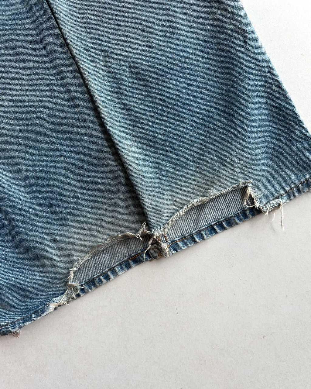 1990S FADED WASHED LEVI'S 517 REPAIRED JEANS (33X34)