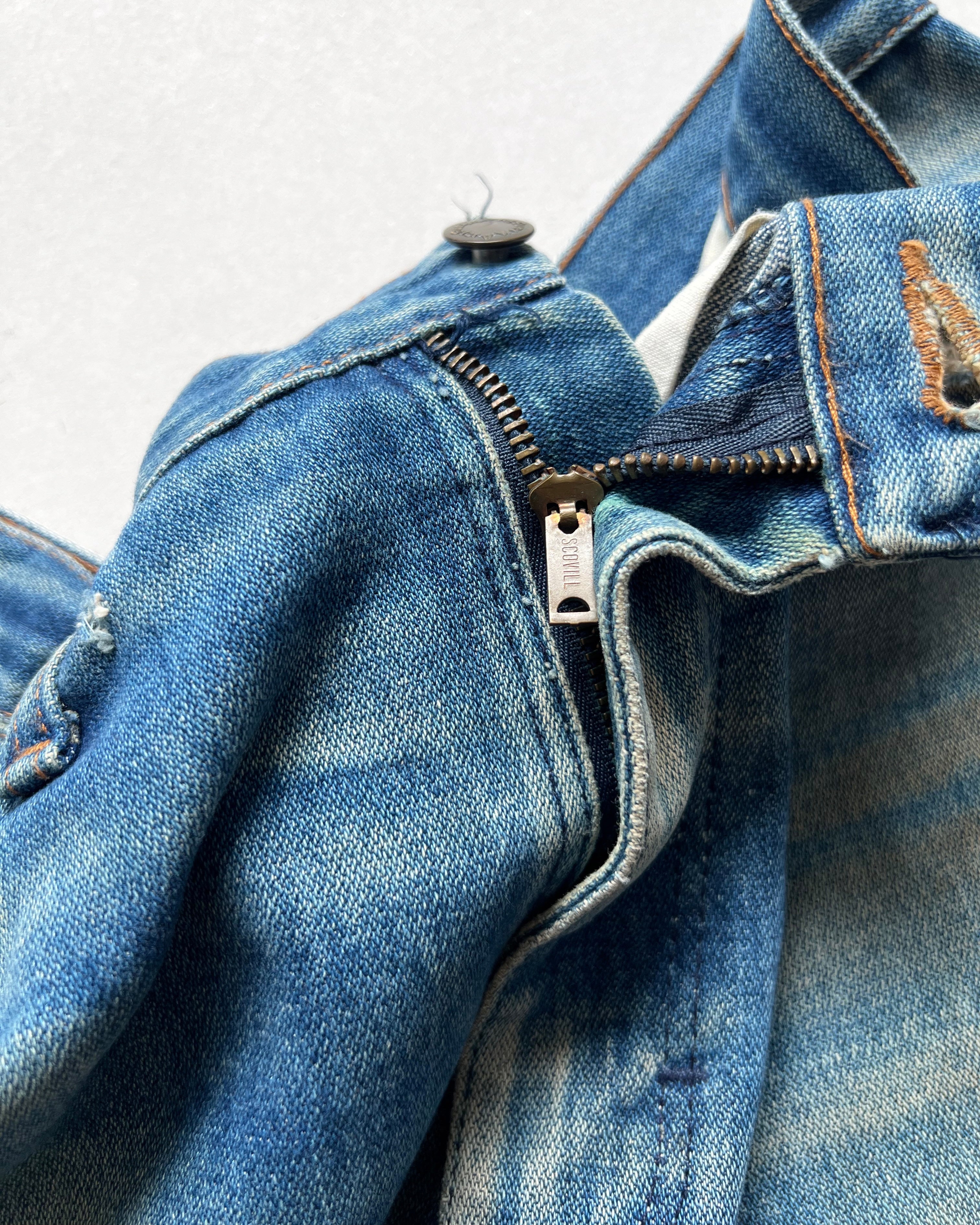 1970S MUD WASHED WRANGLER FLARE DISTRESSED JEANS (34)