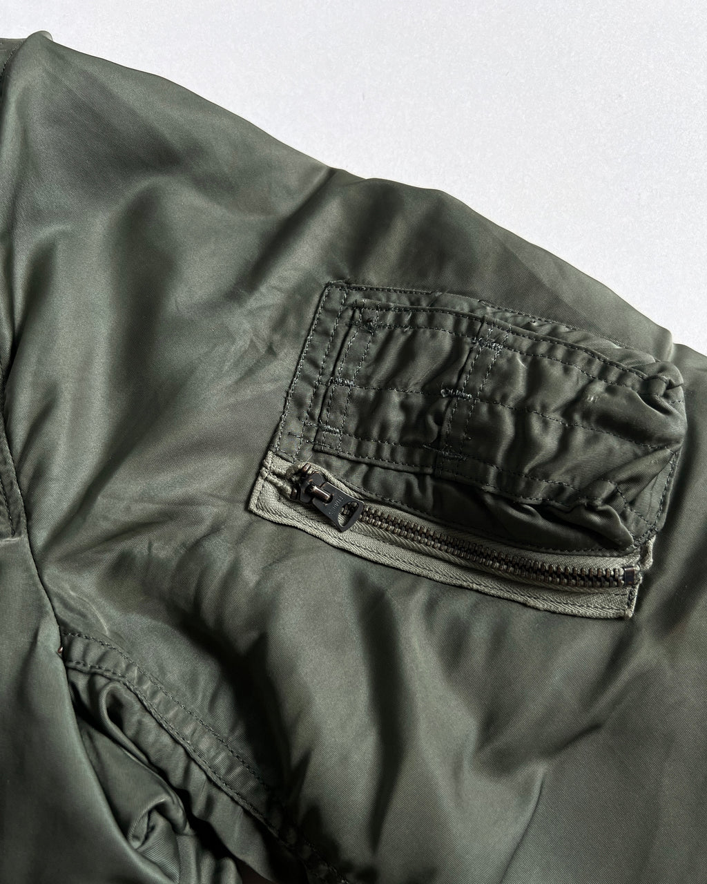 1960S ALPHA INDUSTRIES USAF MA-1 FLIGHT JACKET (XL)