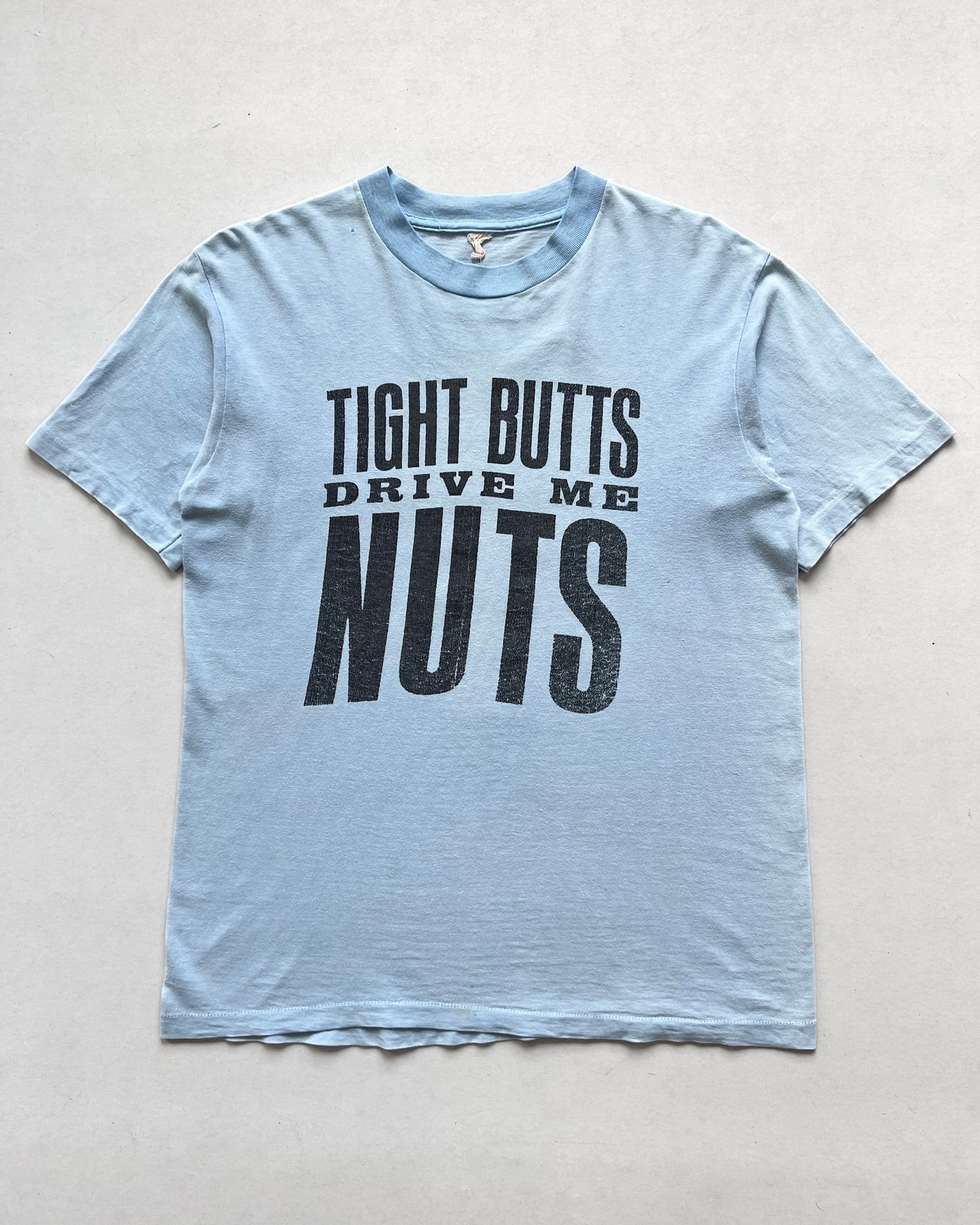1980S 'TIGHT BUTTS DRIVE ME NUTS' SINGLE STITCH TEE (M)