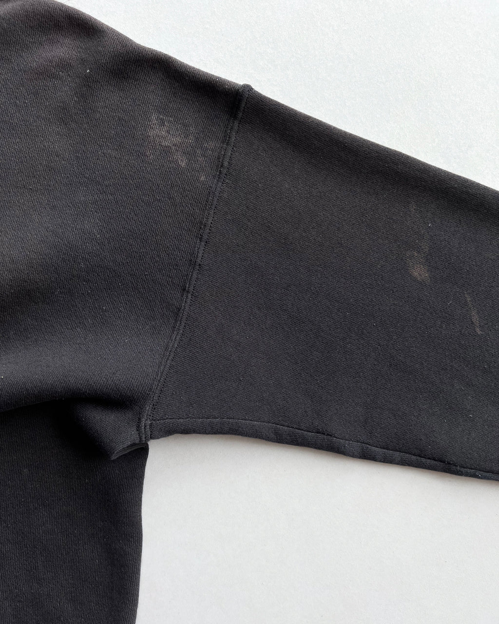 1990S SUN FADED BLACK DISCUS ATHLETIC HOODIE (L)