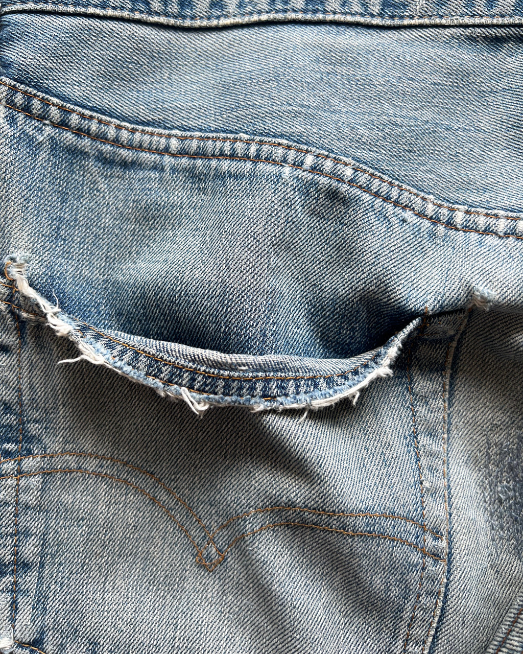 1970S LEVI'S 501 REDLINE SELVEDGE REPAIRED JEANS (38)