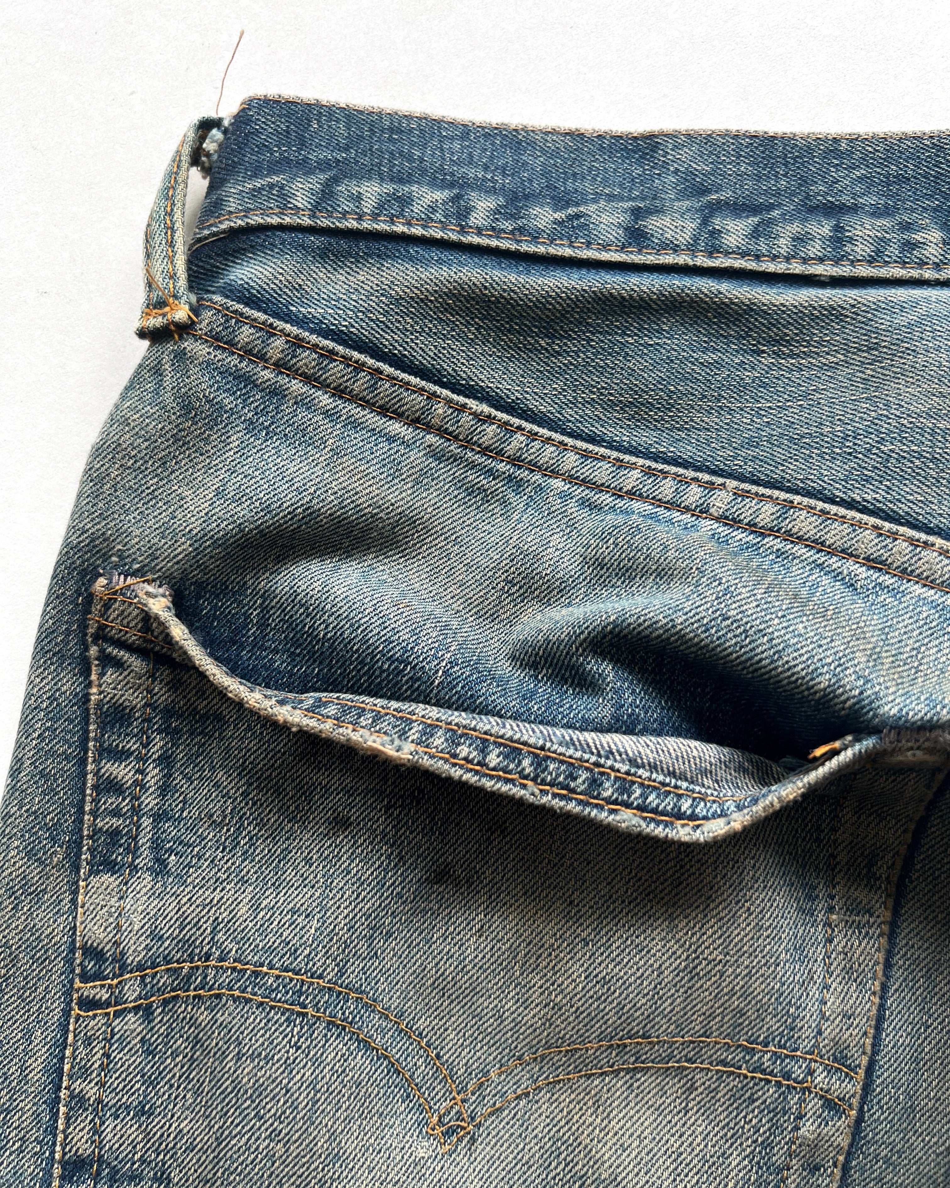 1970S FADED LEVI'S BIG E 501 REPAIRED SELVEDGE JEANS (36)