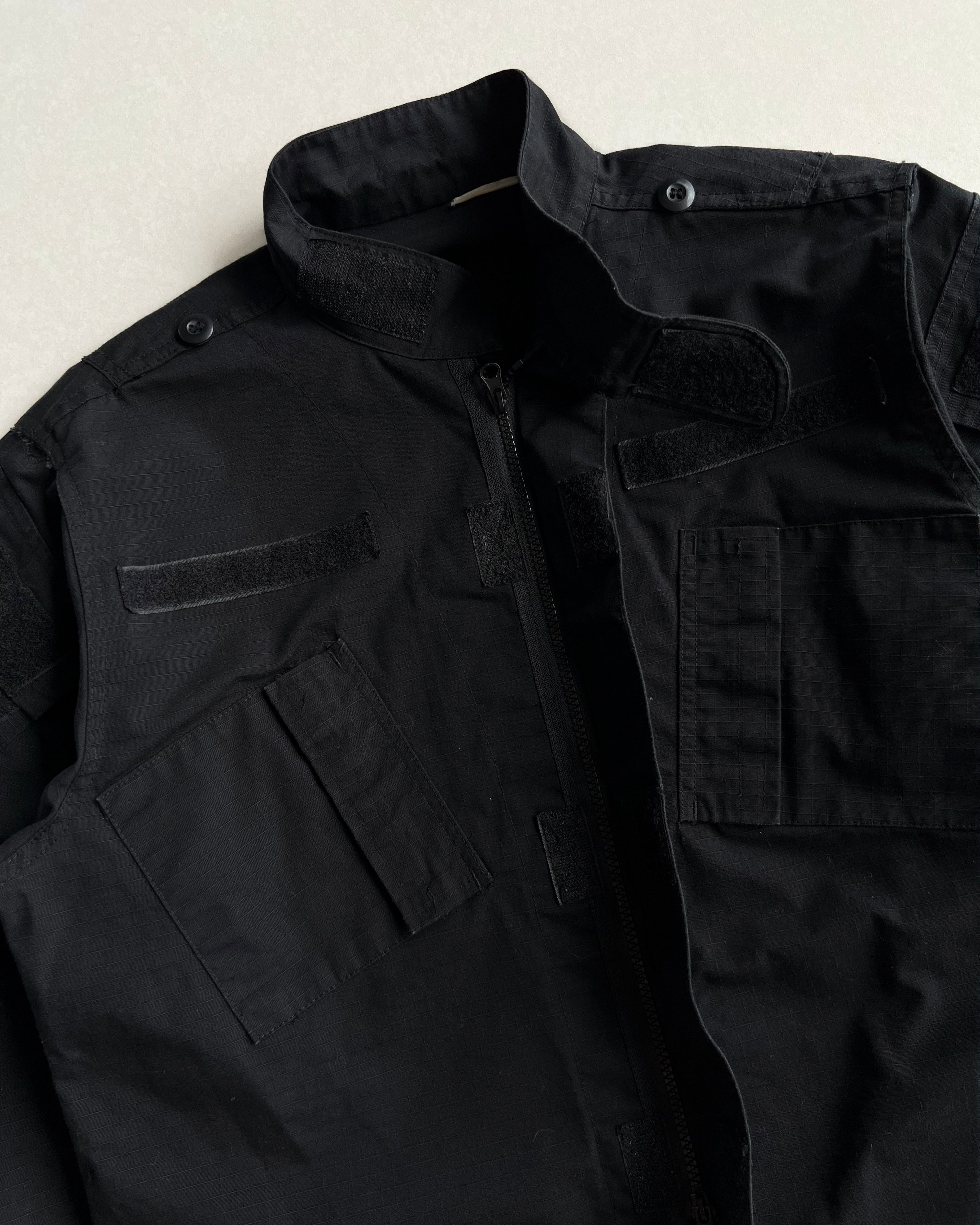 1990S BLACK US ARMY COMBAT CROPPED JACKET (L)