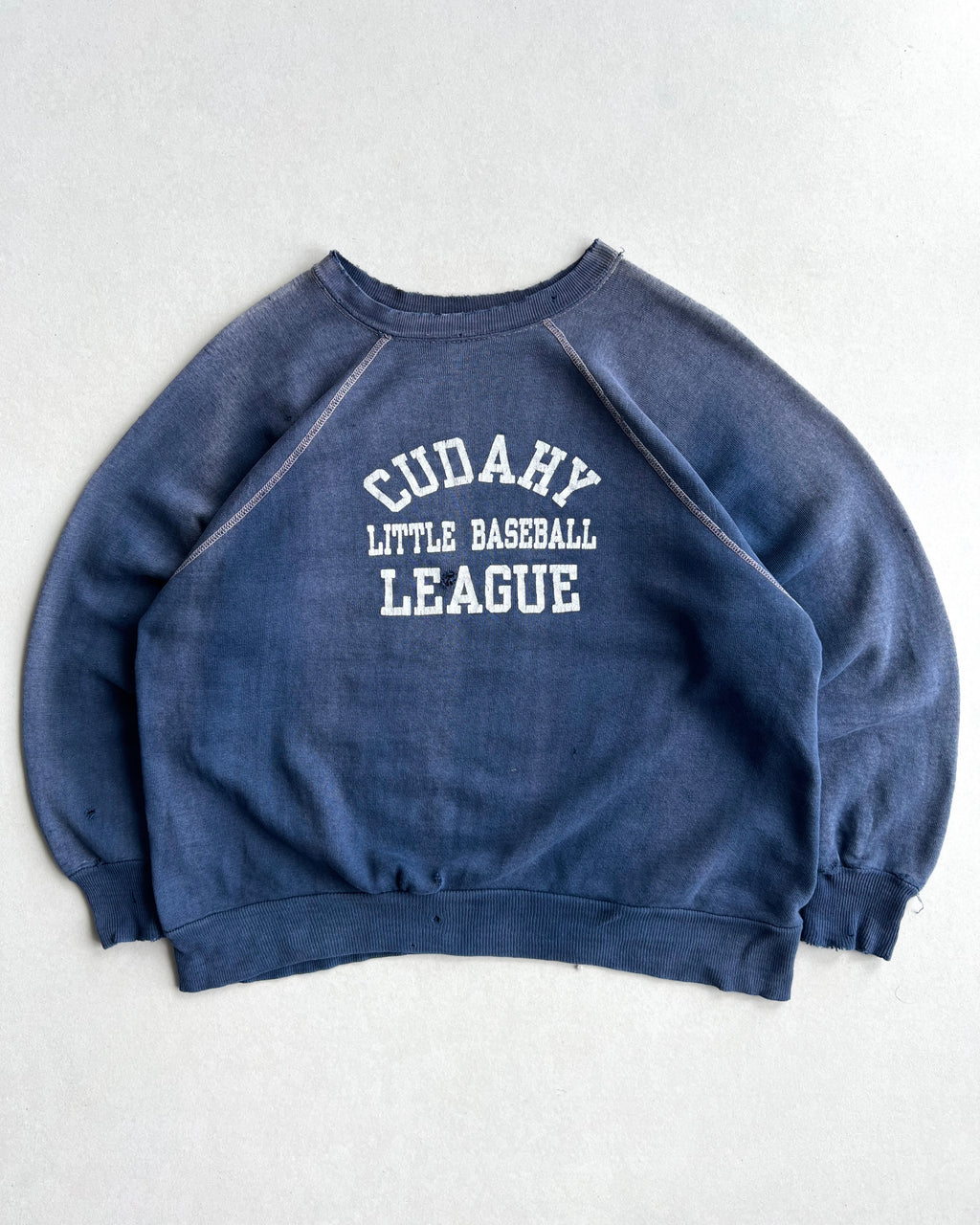 1960S SUN FADED 'CUDAHY LEAGUE' RAGLAN SWEATSHIRT (S/M)