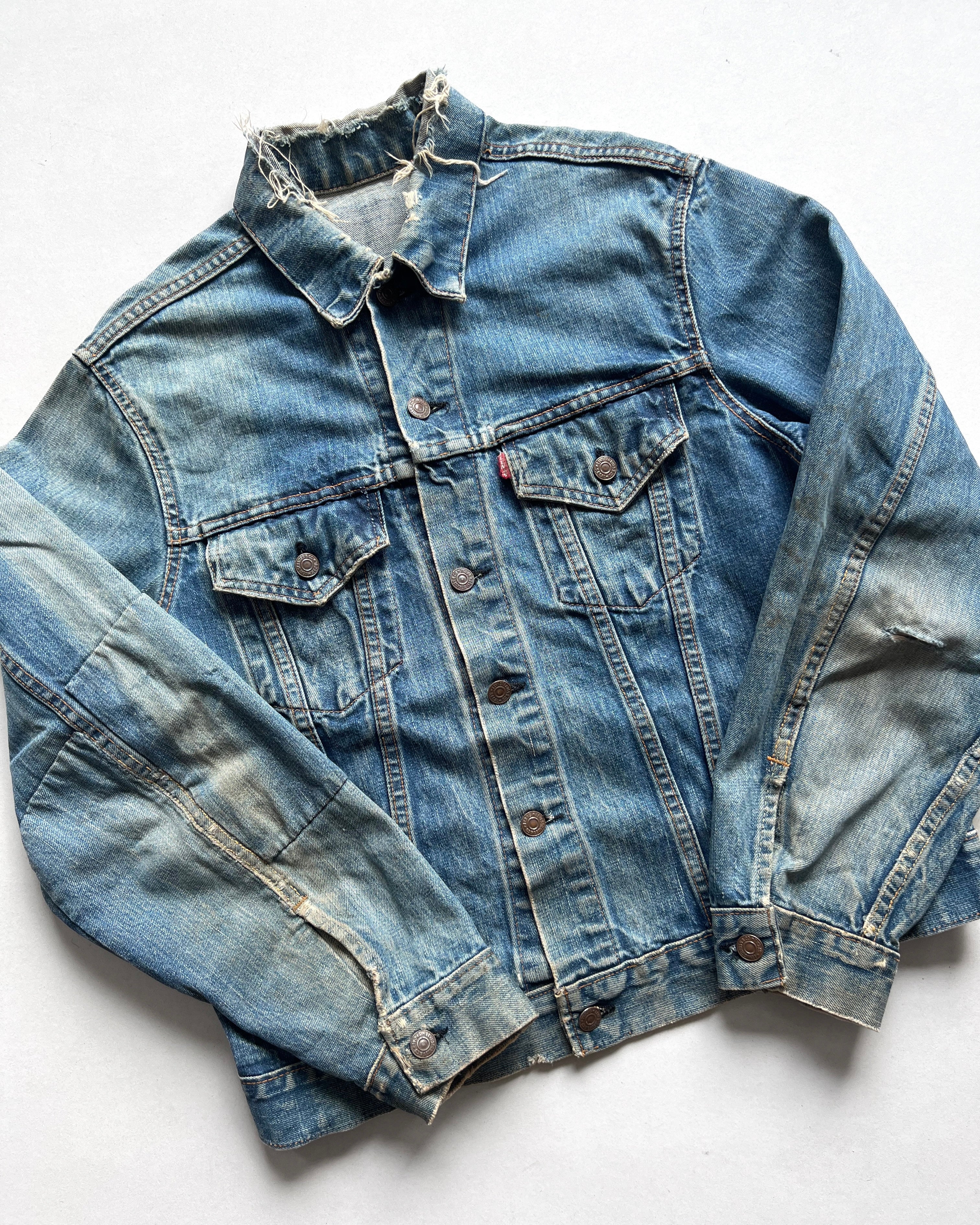 1960S SUN FADED LEVI'S BIG E TYPE III DENIM TRUCKER JACKET (L)