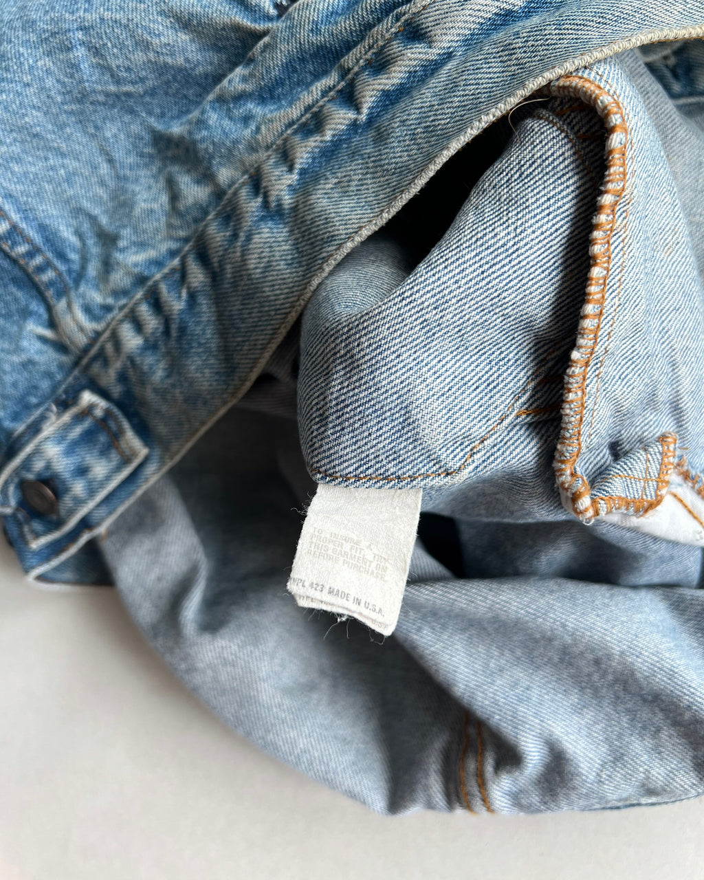 1980S FADED WASHED LEVI'S TYPE III DENIM JACKET (L)