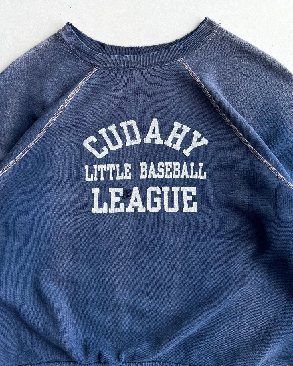 1960S SUN FADED 'CUDAHY LEAGUE' RAGLAN SWEATSHIRT (S/M)