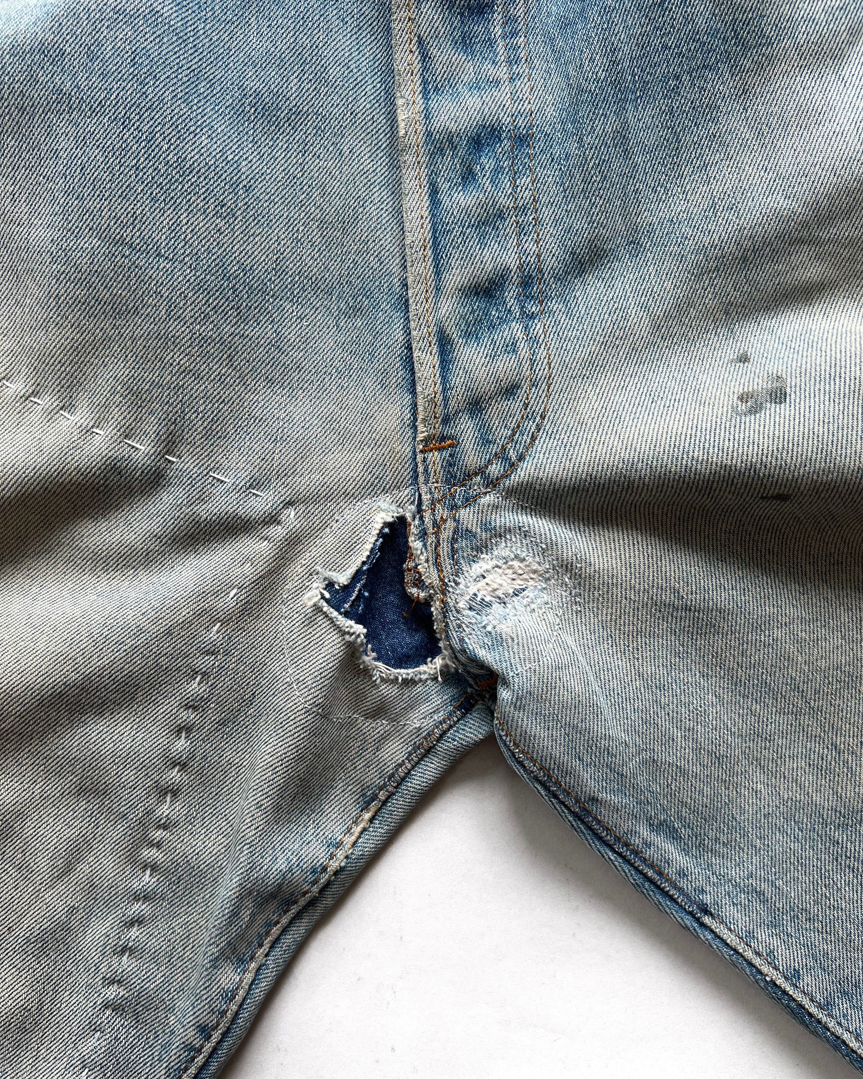 1970S LEVI'S REDLINE SELVEDGE REPAIRED JEANS (36)