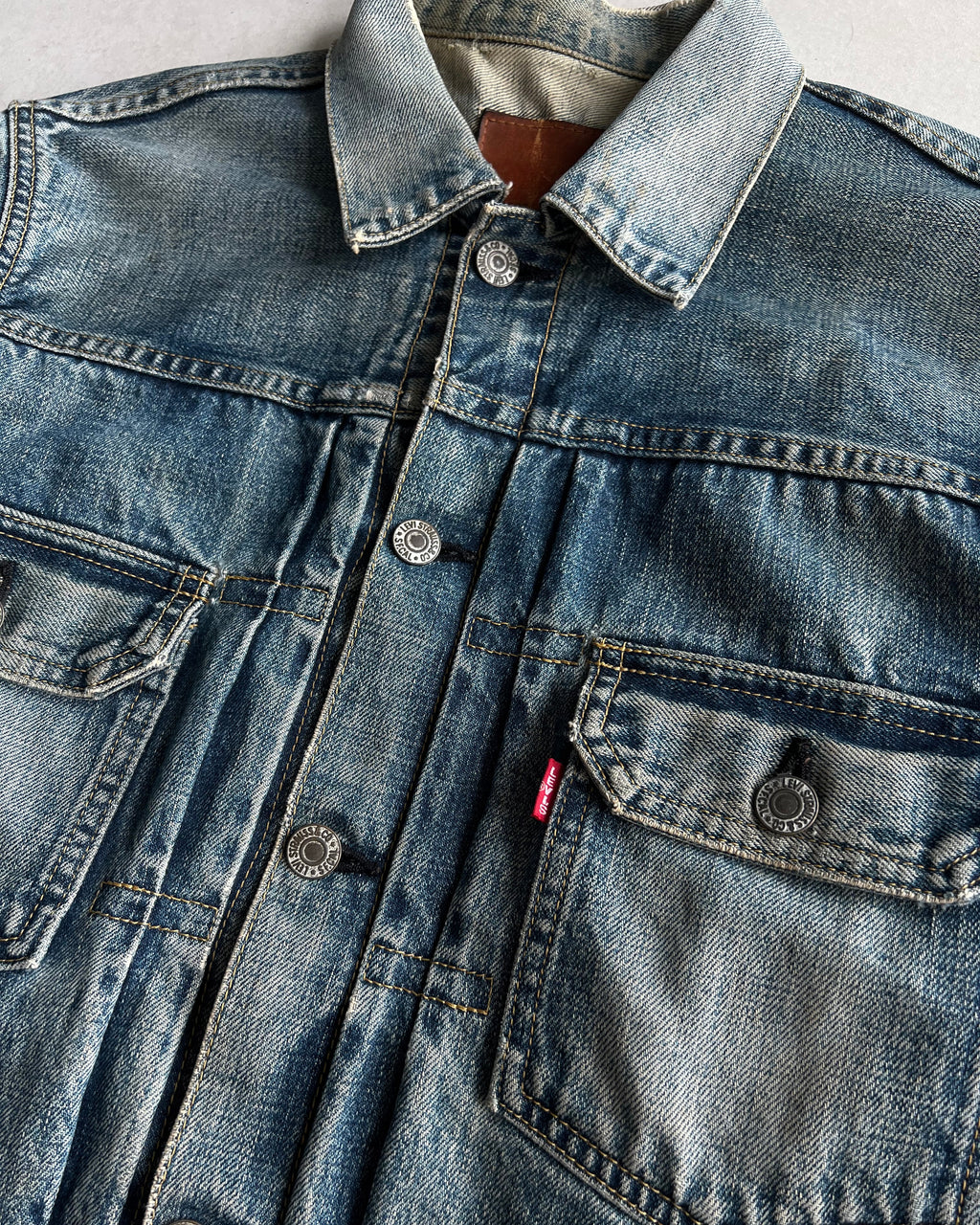 1990S FADED WASHED BIG E LEVI'S TYPE II SELVEDGE DENIM JACKET (S-L)